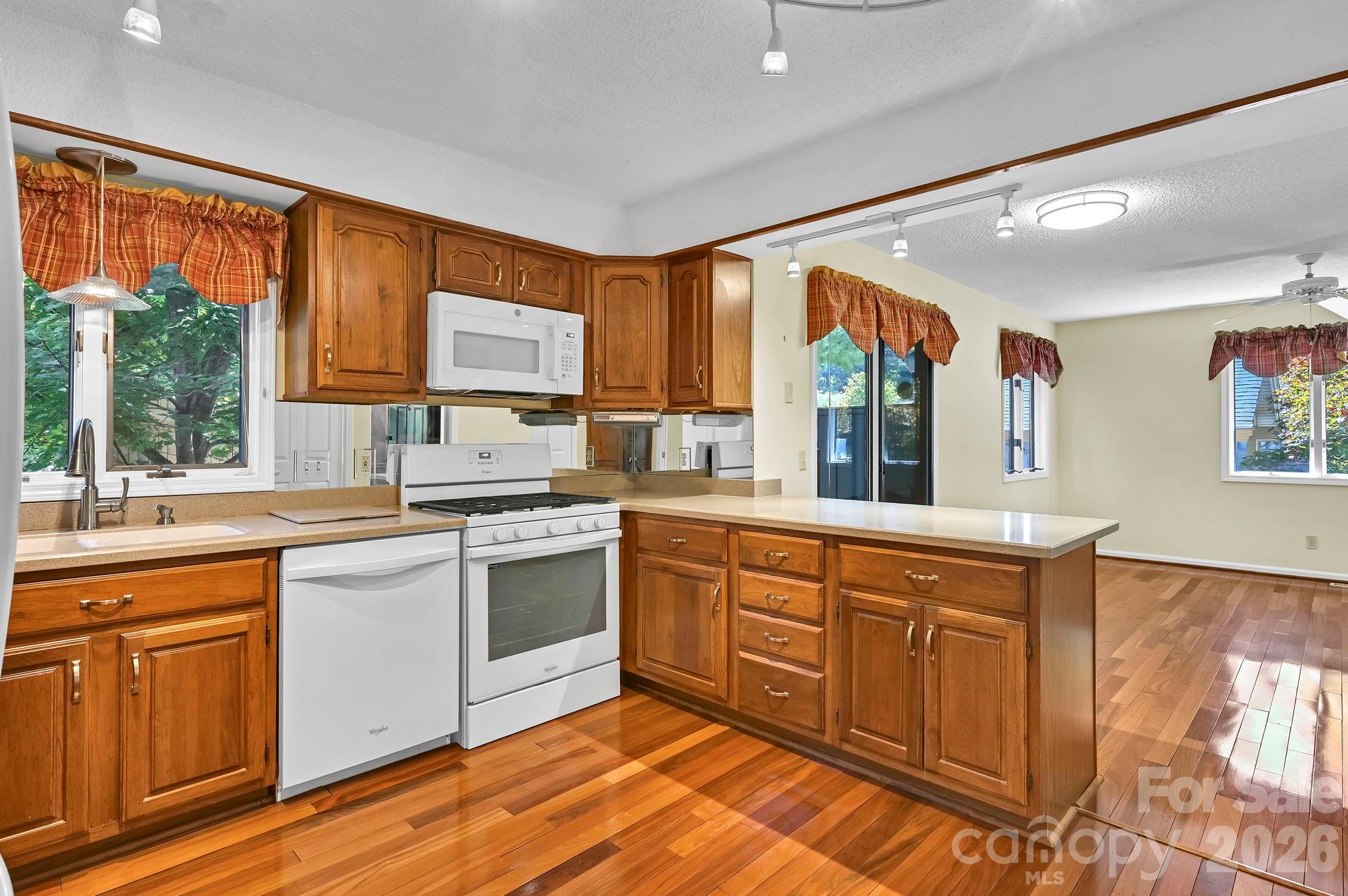 901 Red Oak Drive Property Photo 16