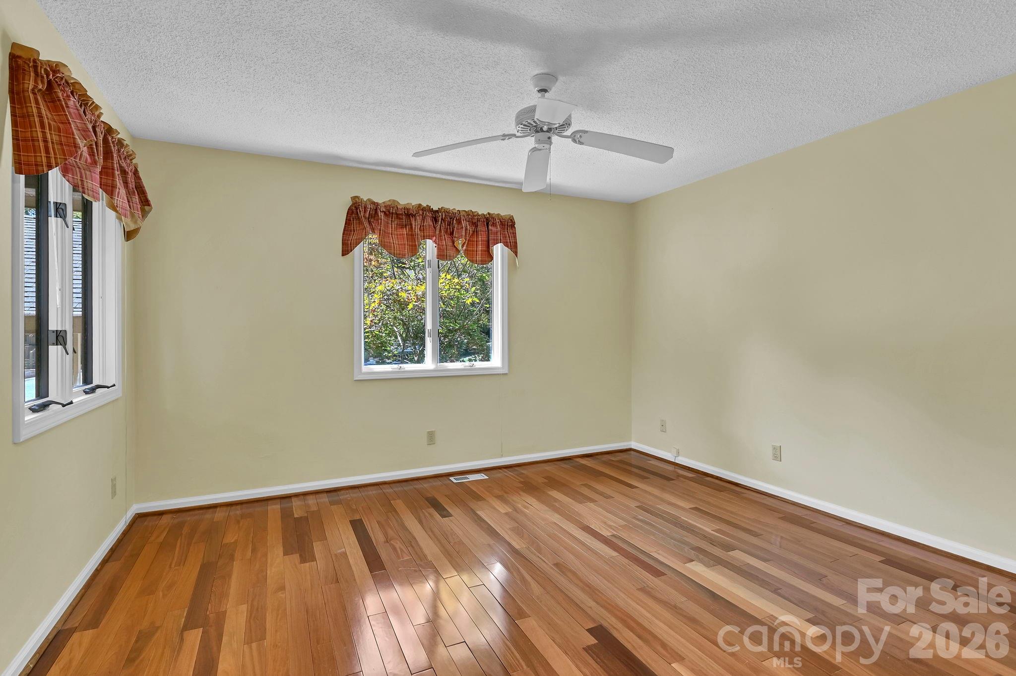 901 Red Oak Drive Property Photo 20