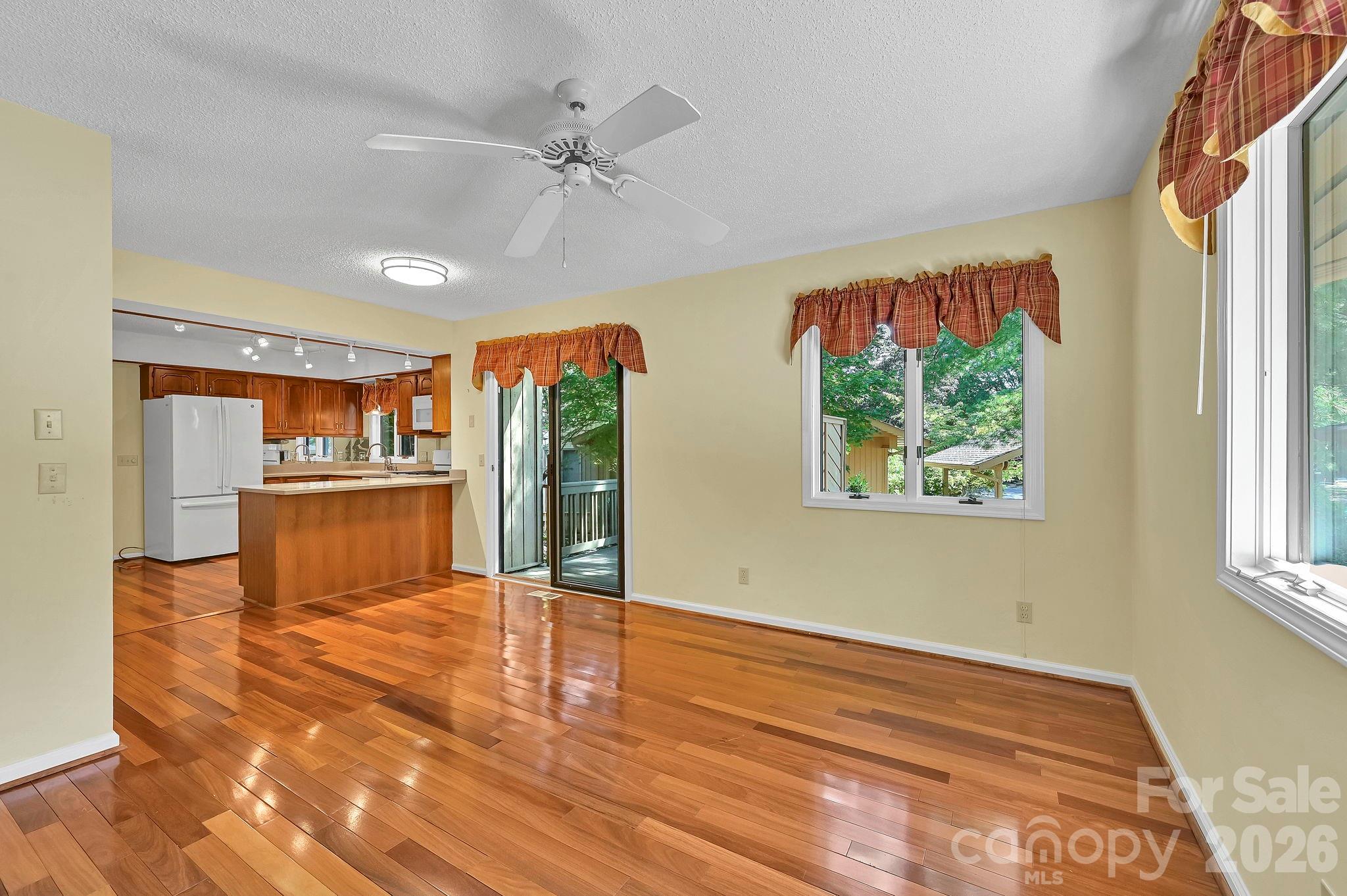 901 Red Oak Drive Property Photo 22