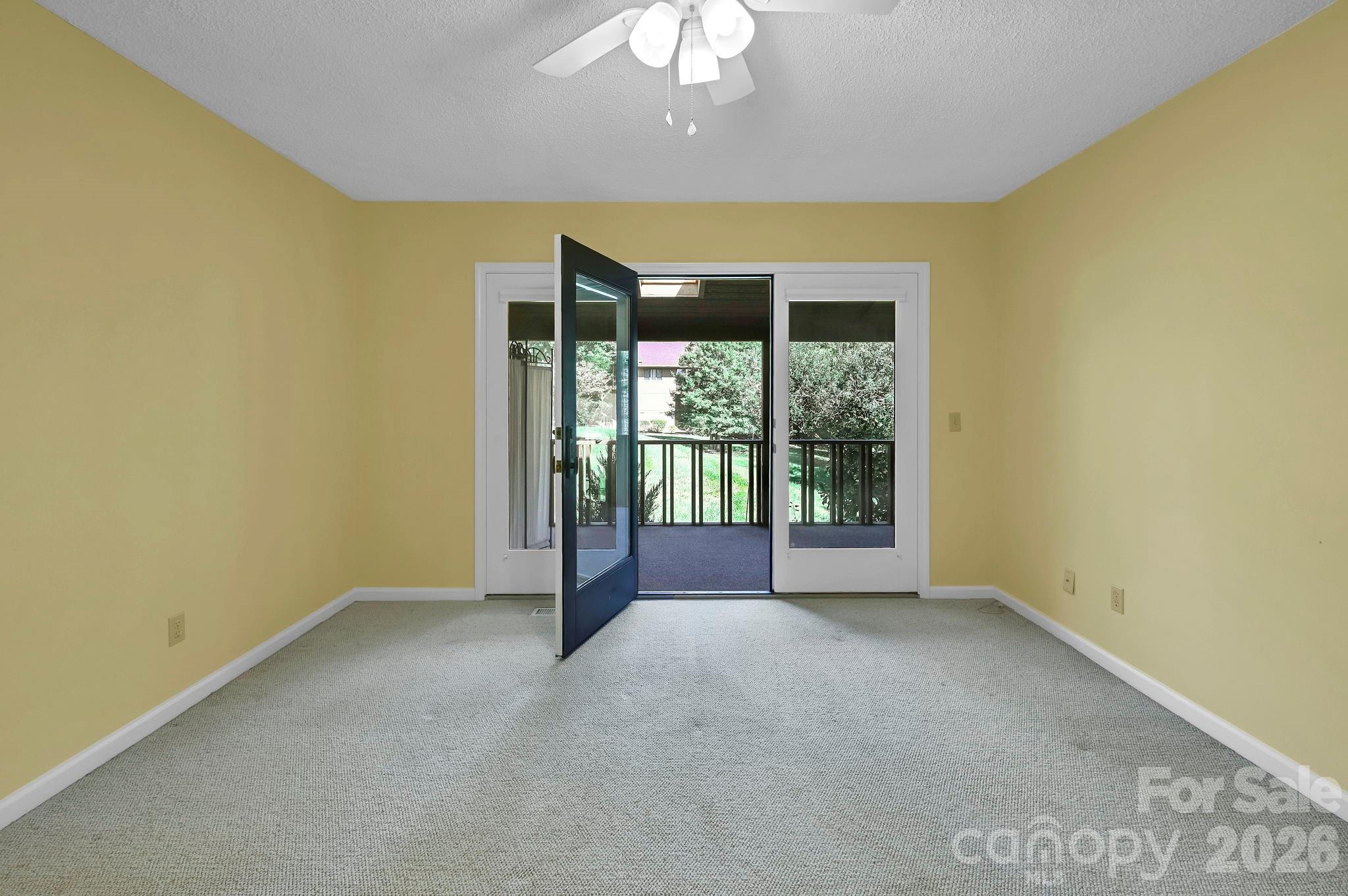 901 Red Oak Drive Property Photo 28