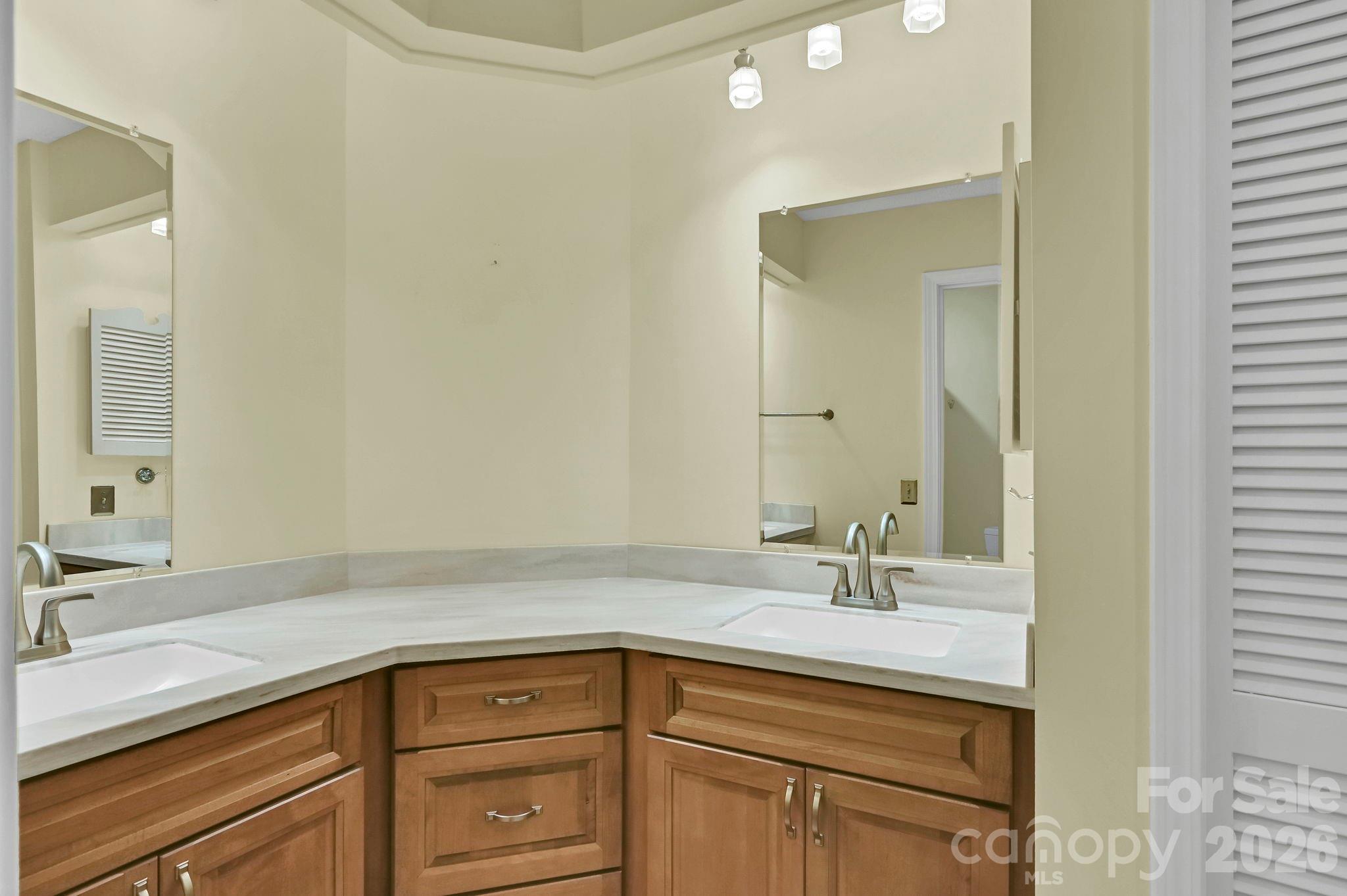 901 Red Oak Drive Property Photo 30