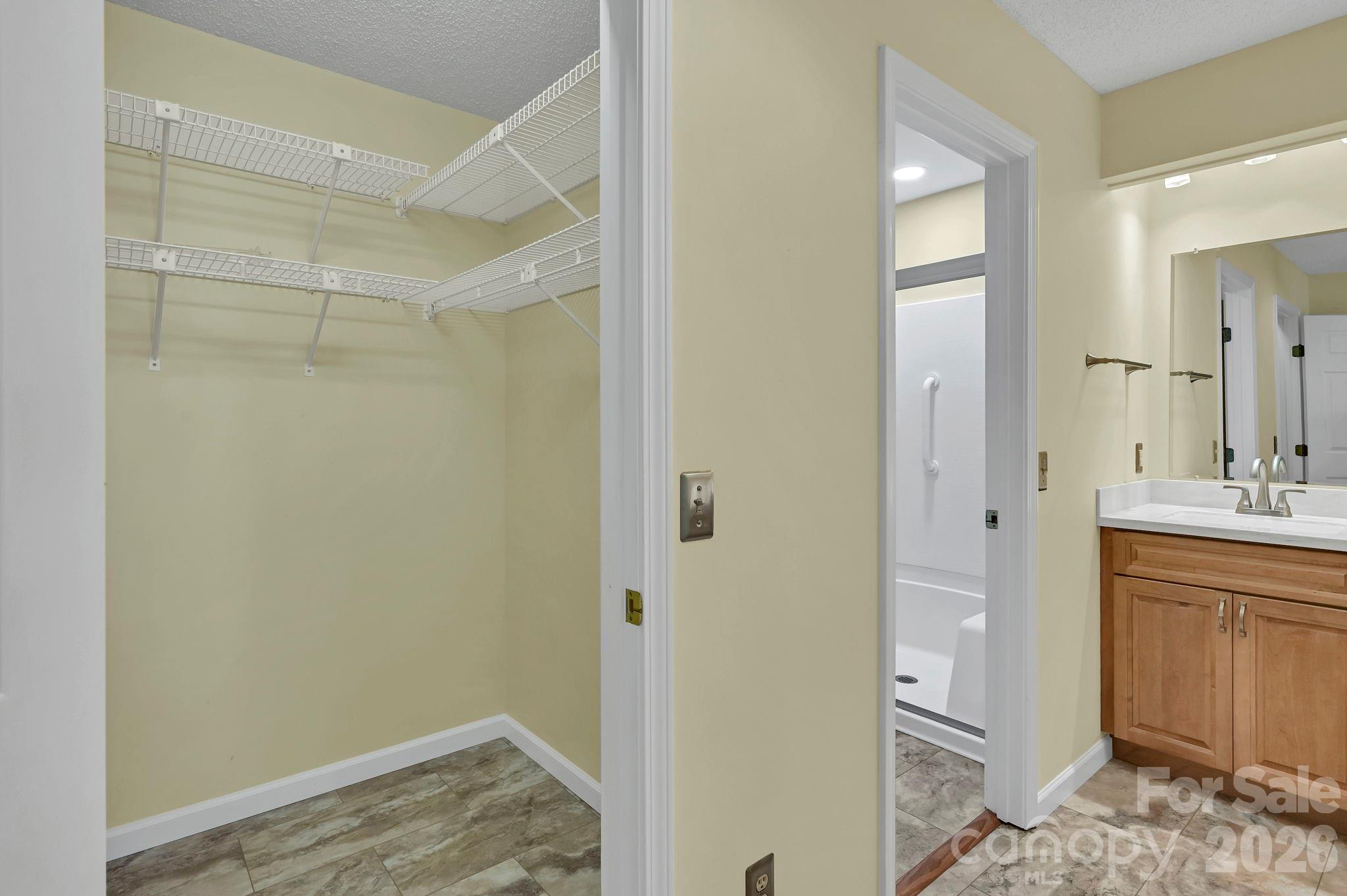 901 Red Oak Drive Property Photo 32