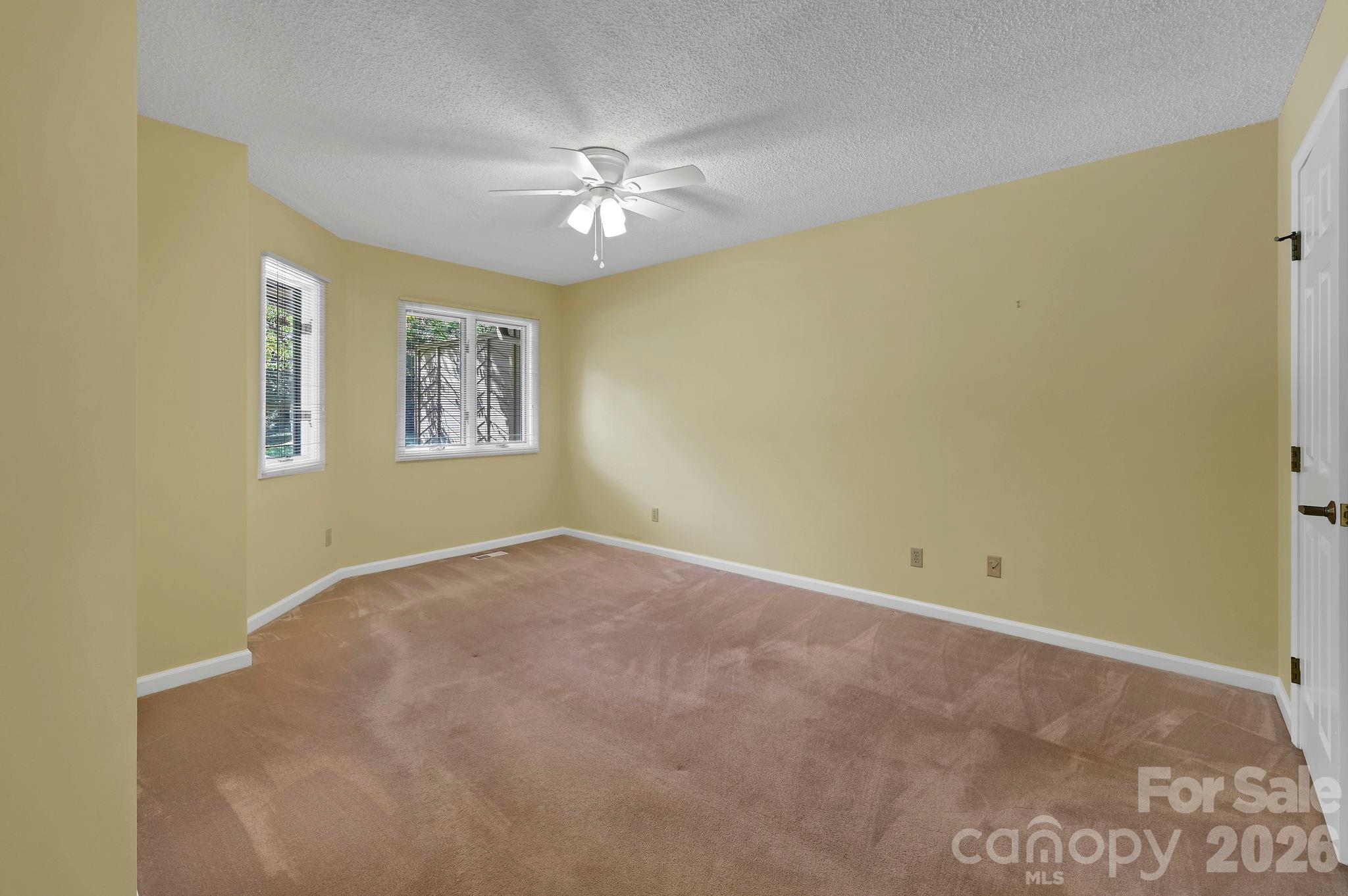 901 Red Oak Drive Property Photo 33
