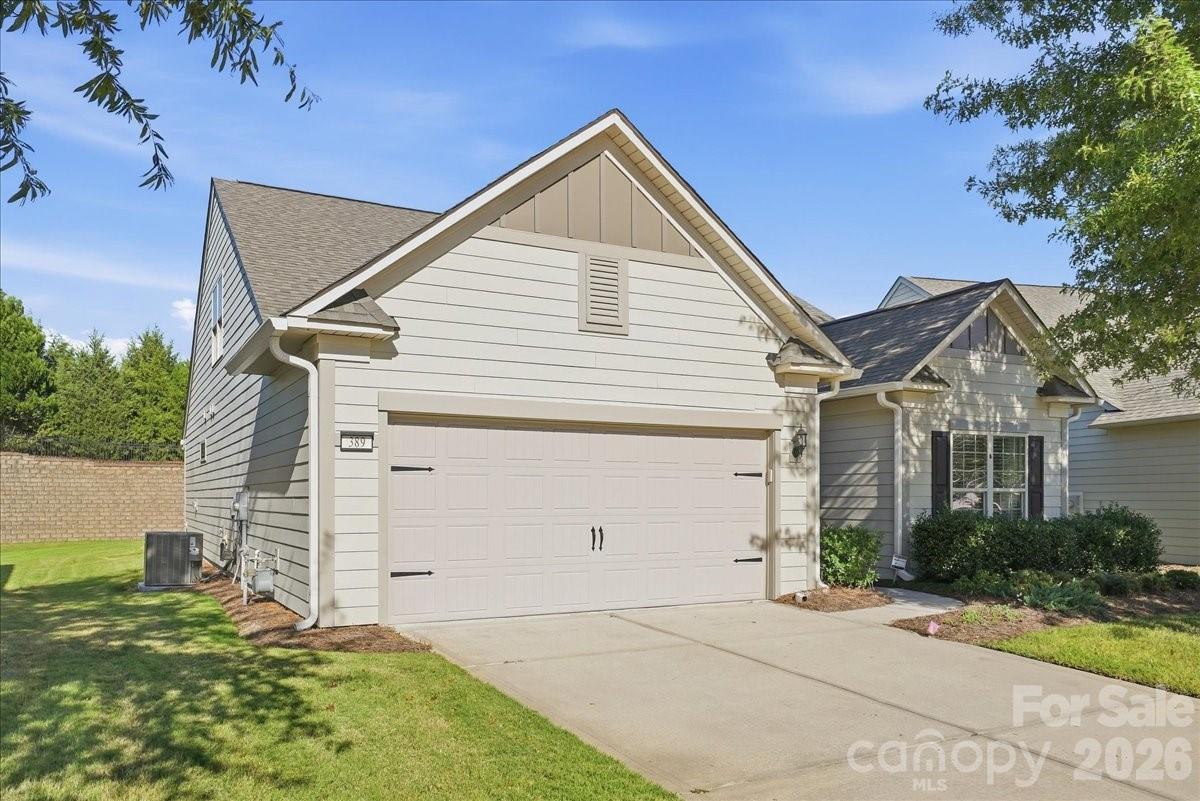 389 Harvest Valley Lane Property Photo 3