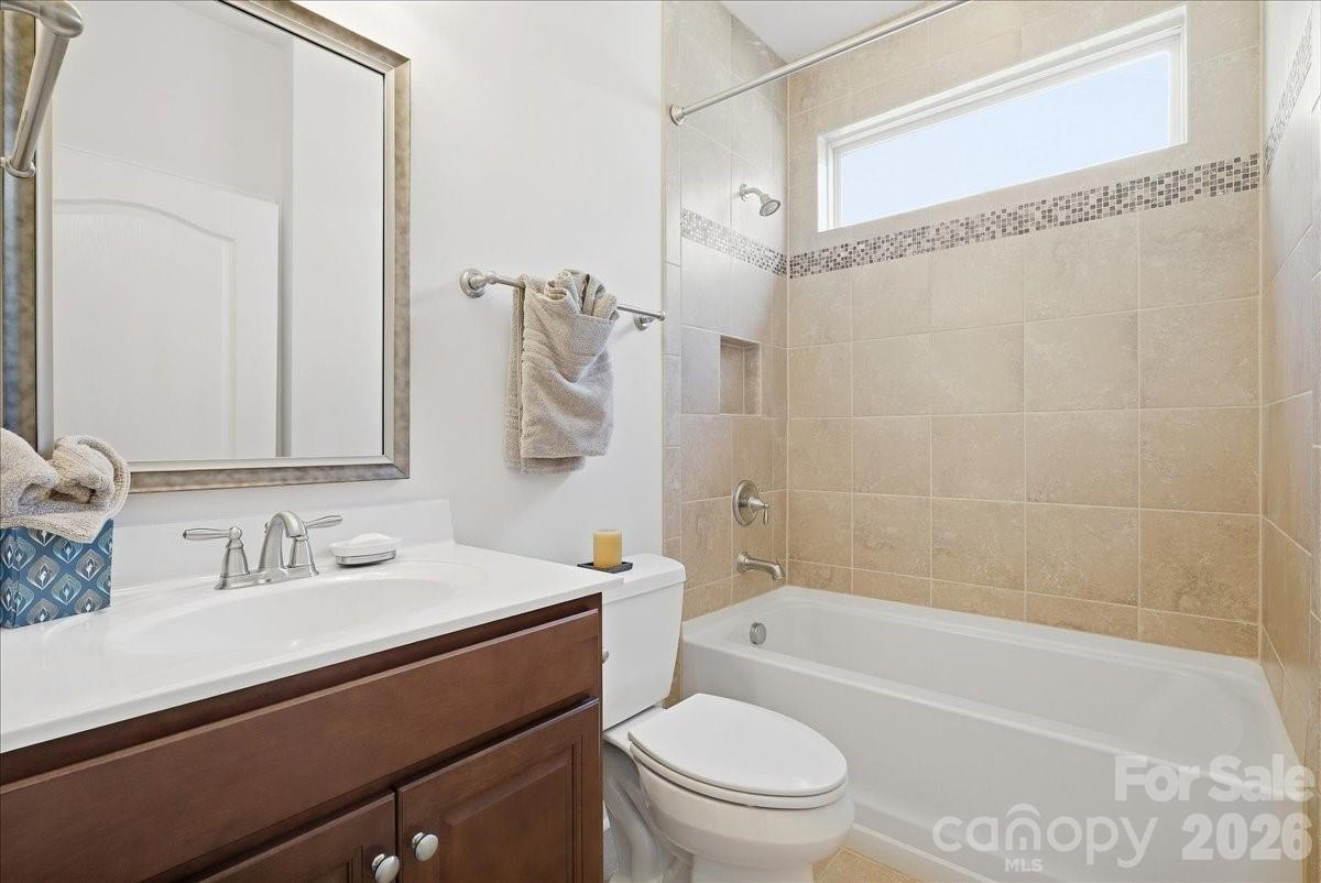 389 Harvest Valley Lane Property Photo 24