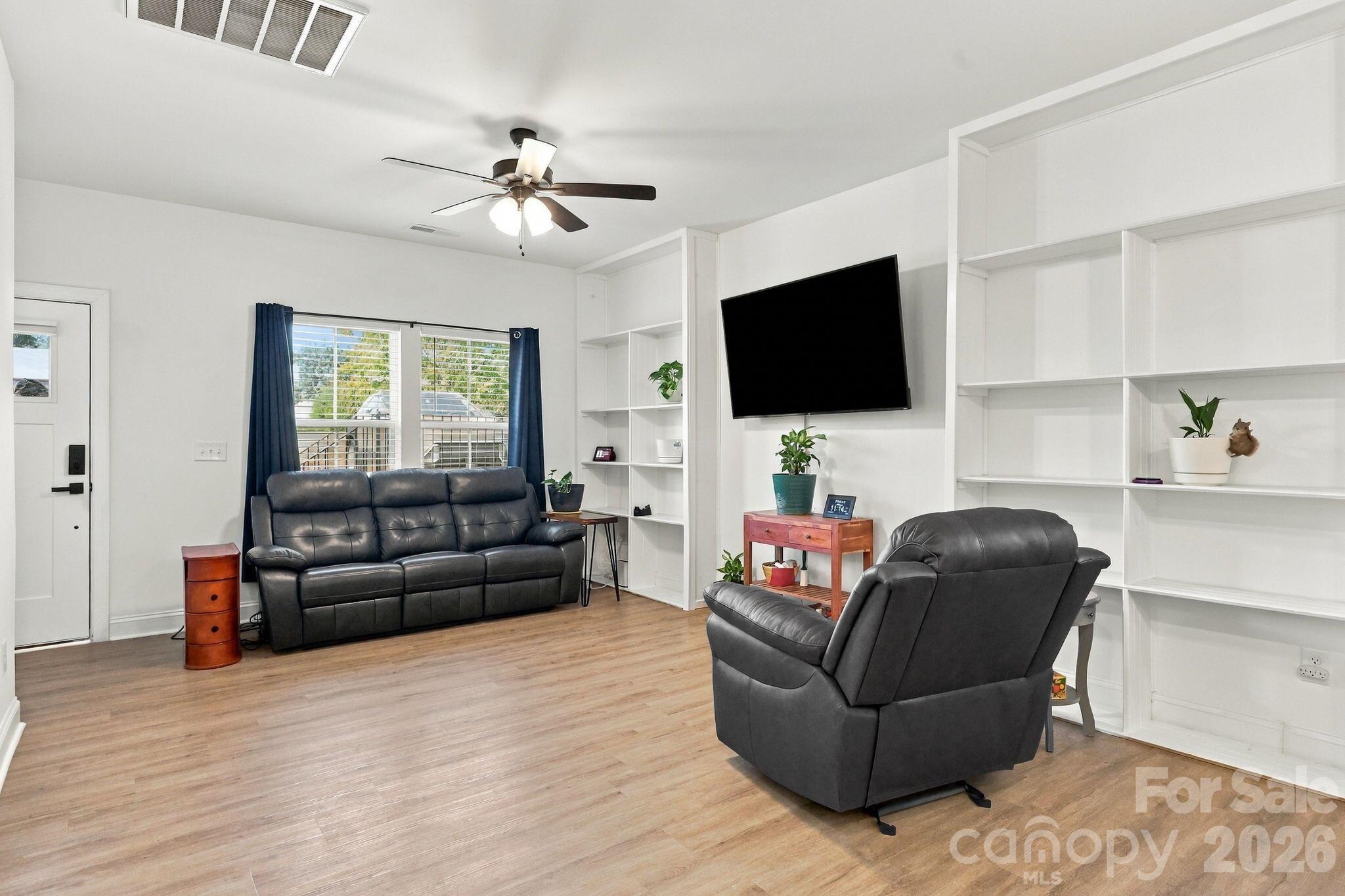 1007 S Ridge Avenue Property Photo 4