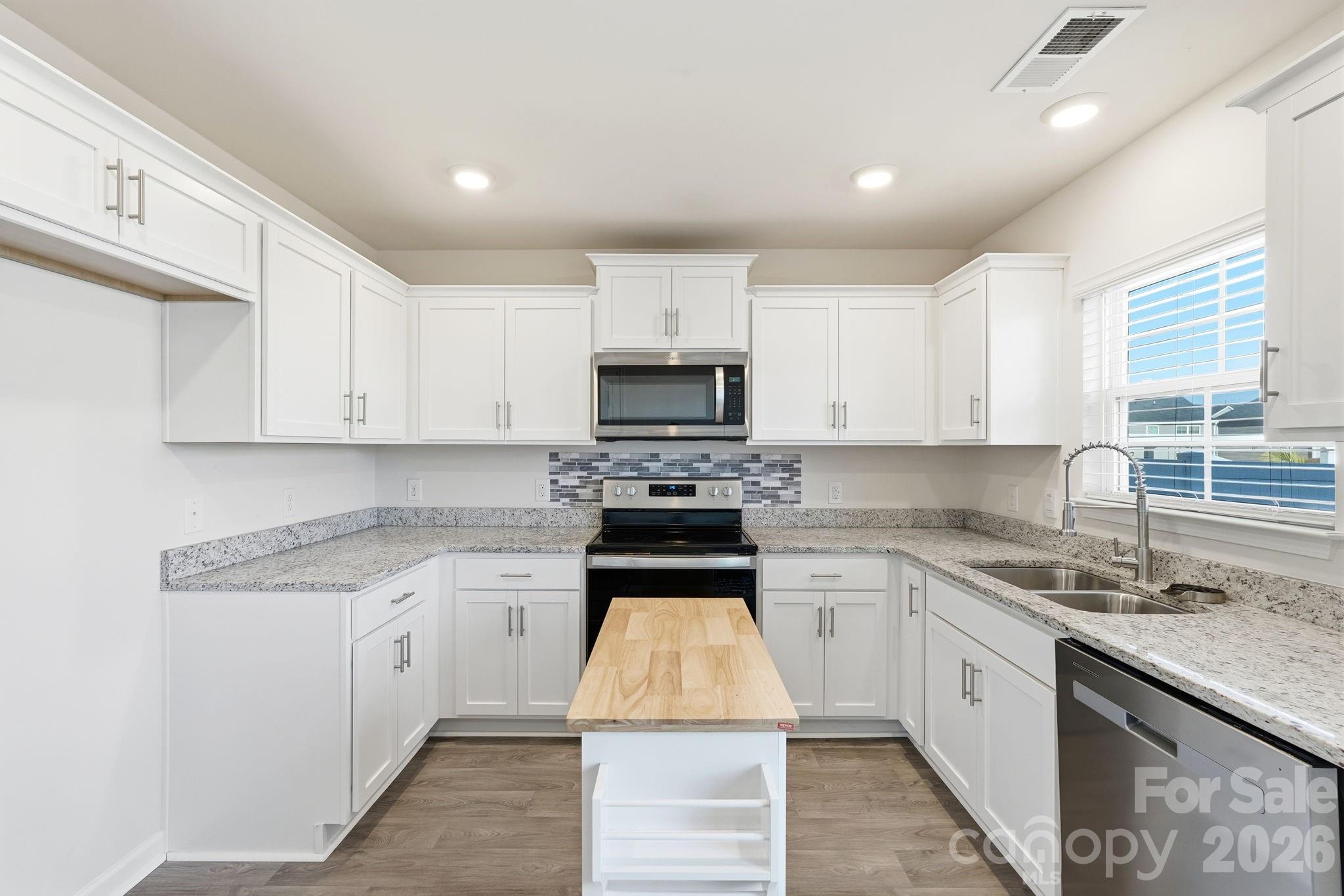 640 Joshua Tree Lane Property Photo 19
