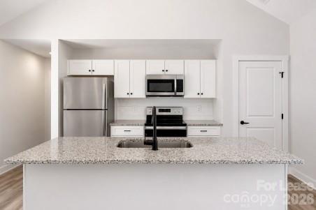 618 E Holly Street Property Photo 2