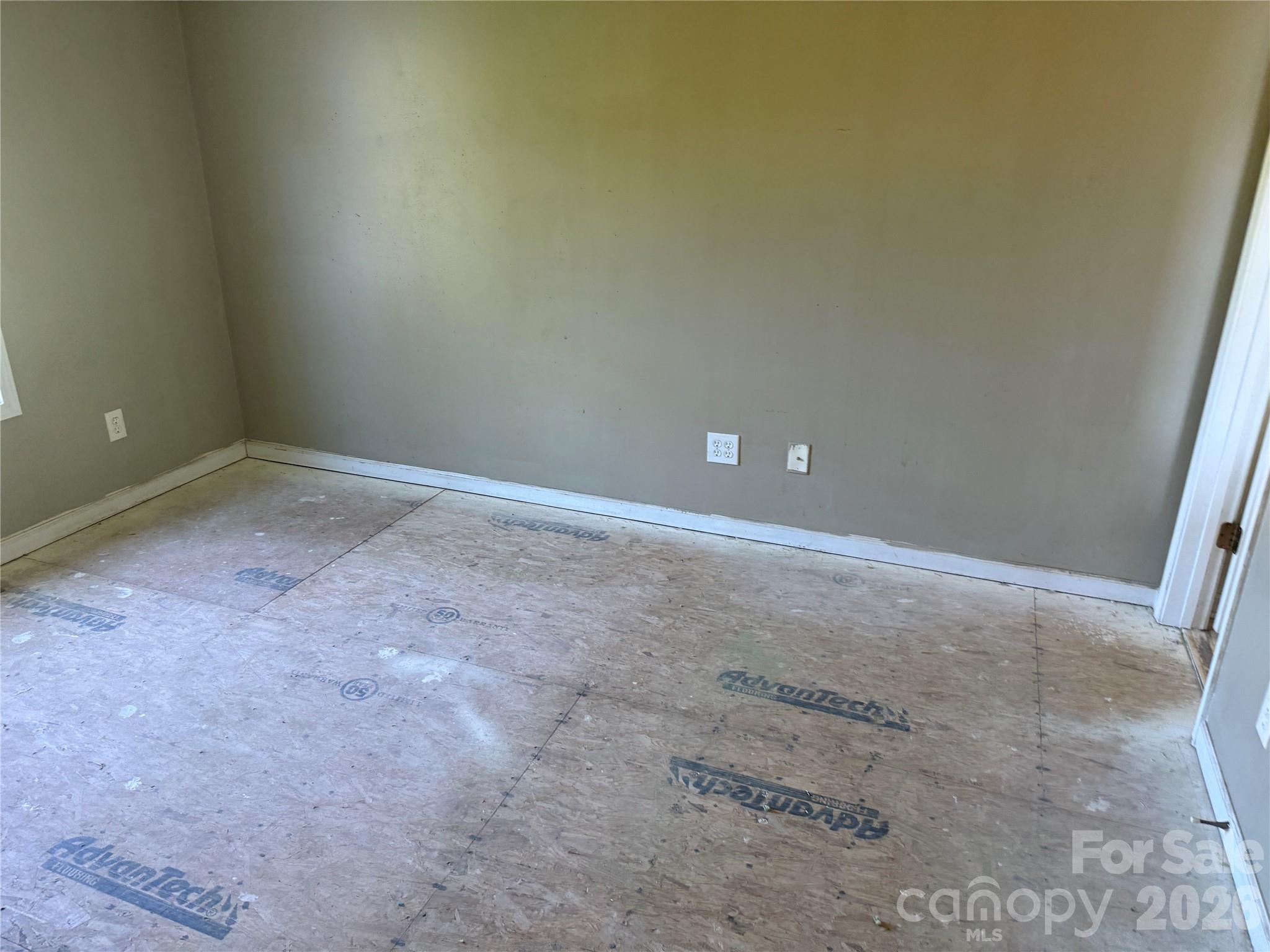 406 N Caldwell Street Property Photo 7