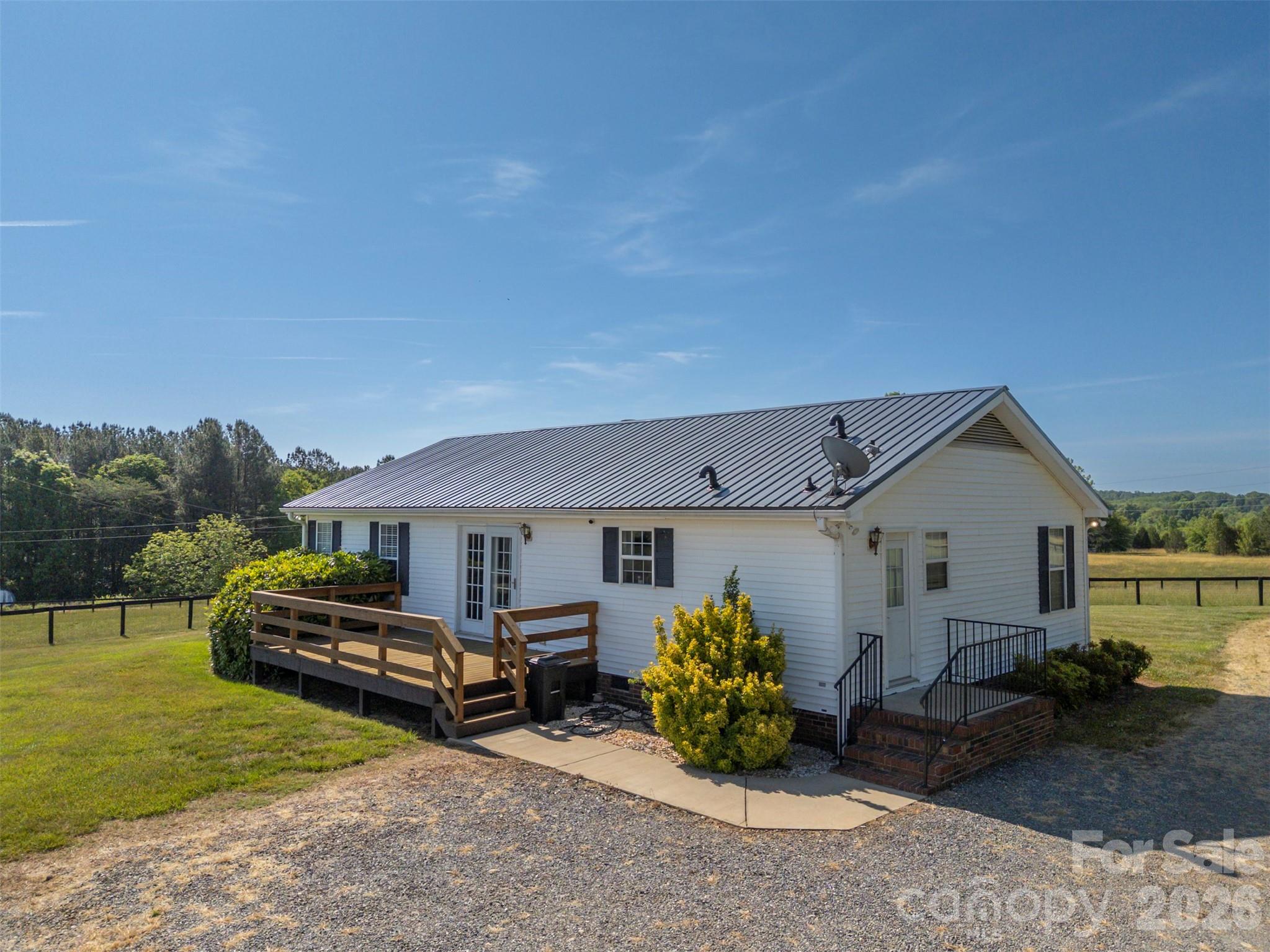 161 Breezy Hill Lane Property Photo 3