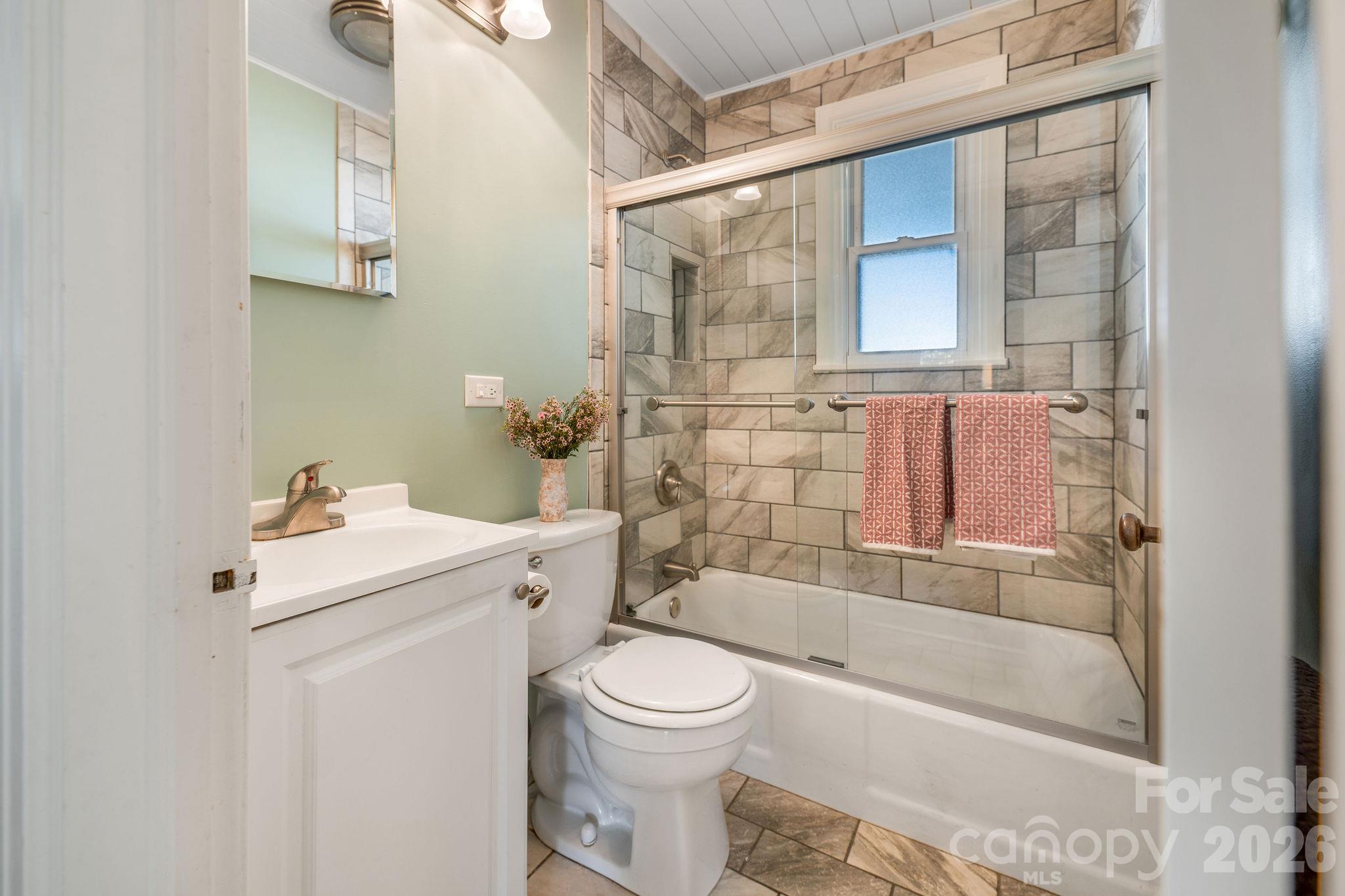 72 Fairfax Avenue Property Photo 13
