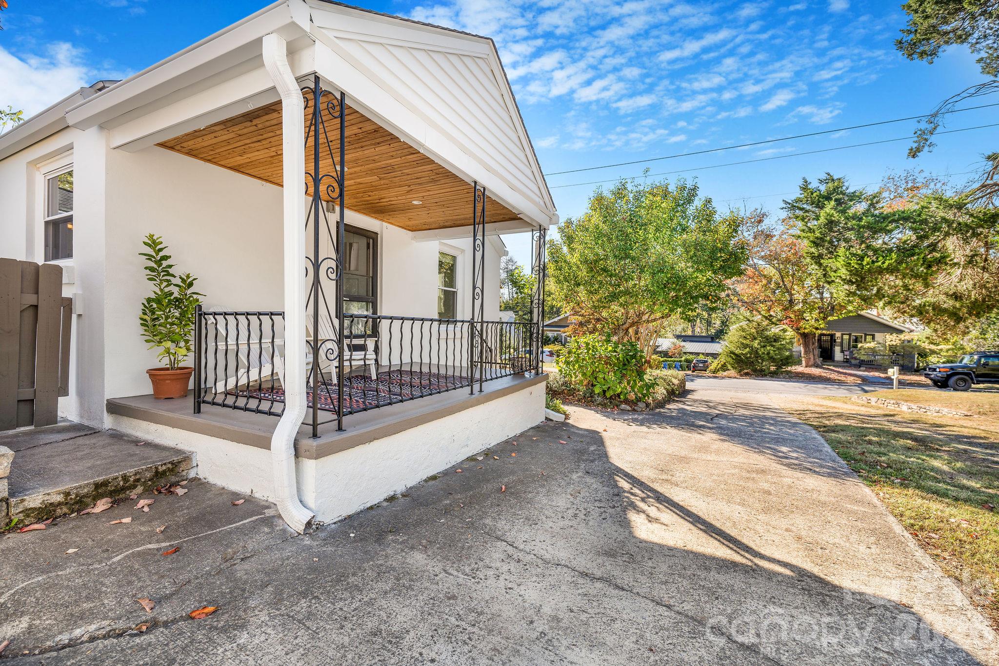 72 Fairfax Avenue Property Photo 27