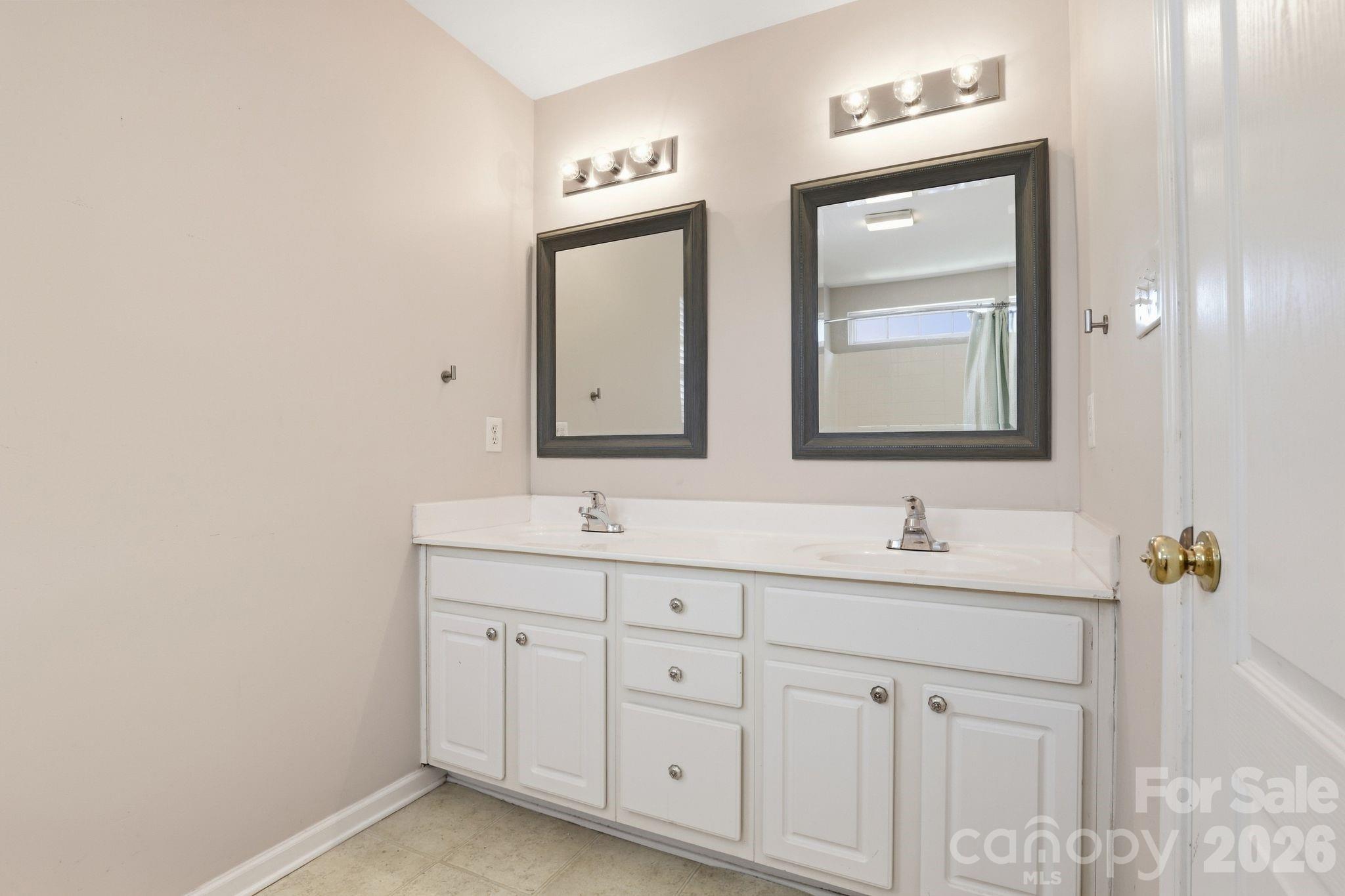 1020 Traditions Park Drive Property Photo 14