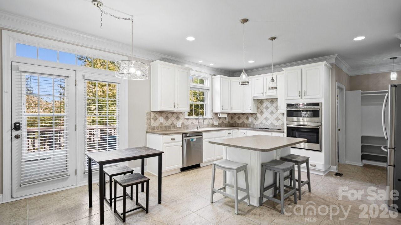 1911 Solway Lane Property Photo 15