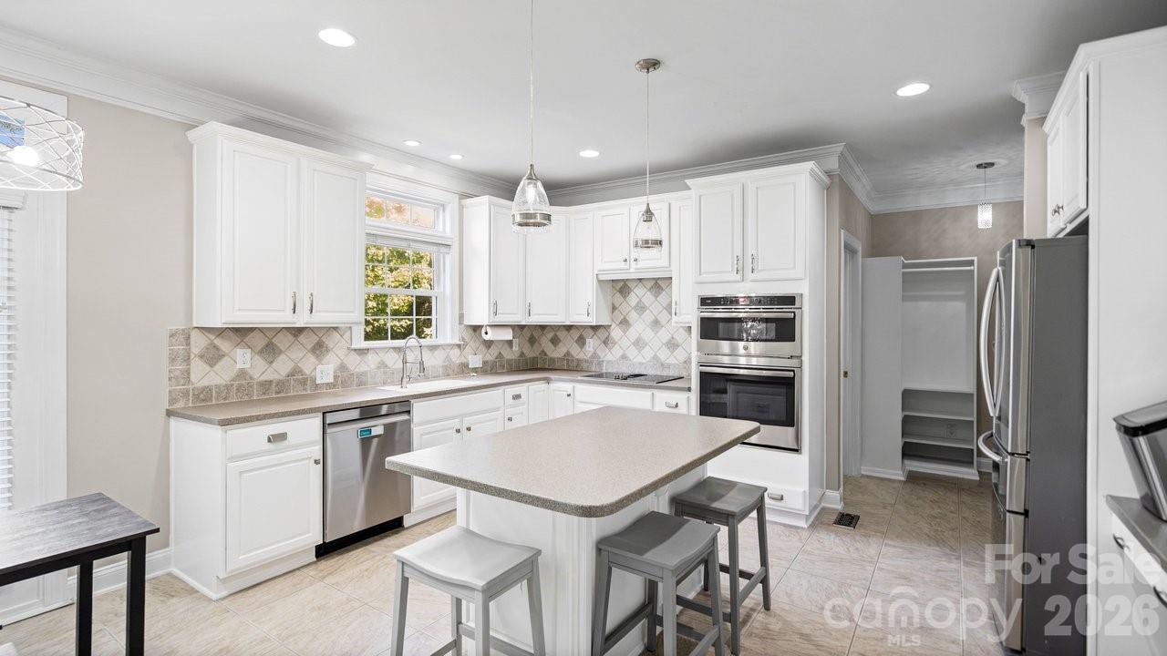 1911 Solway Lane Property Photo 18