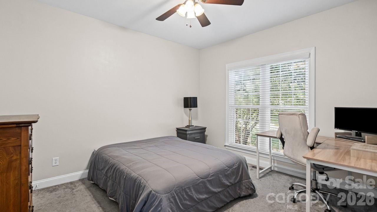 1911 Solway Lane Property Photo 22