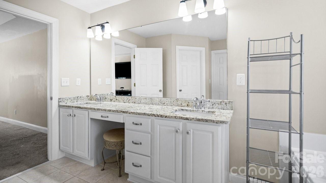 1911 Solway Lane Property Photo 29