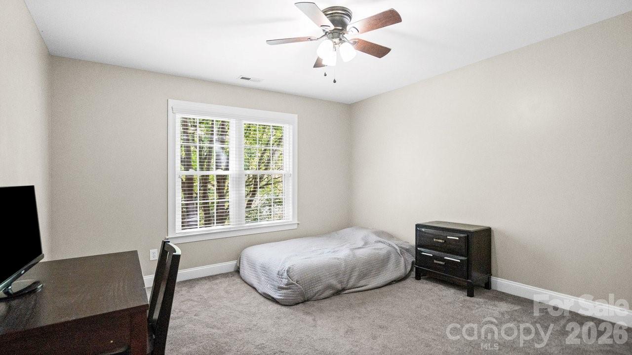 1911 Solway Lane Property Photo 32