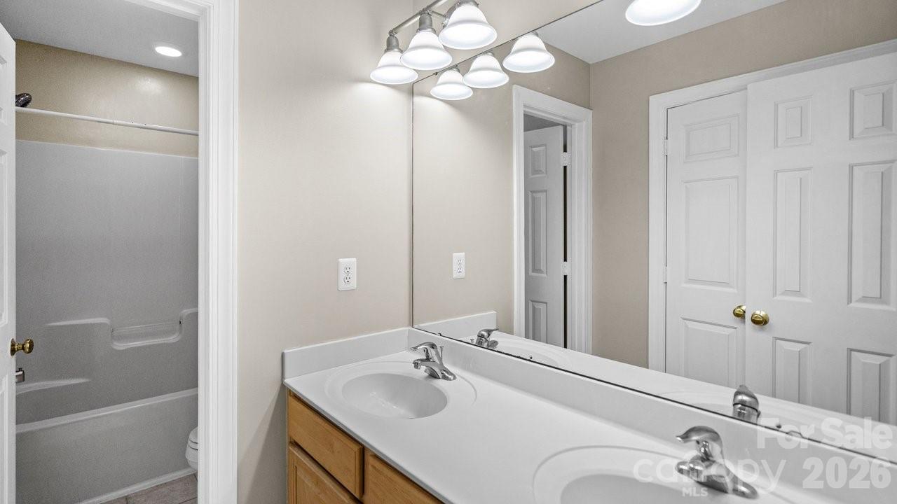 1911 Solway Lane Property Photo 35