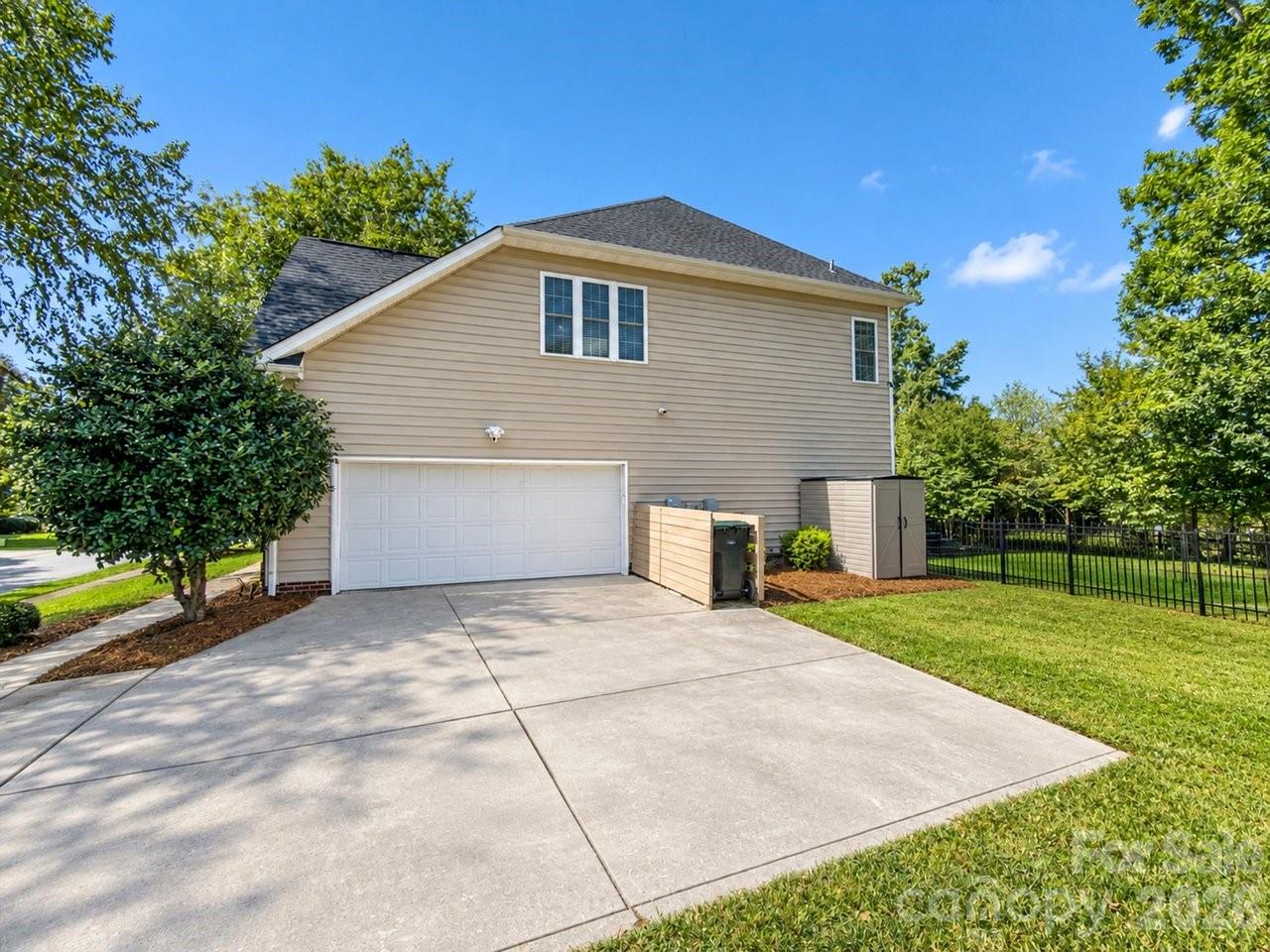 1911 Solway Lane Property Photo 45