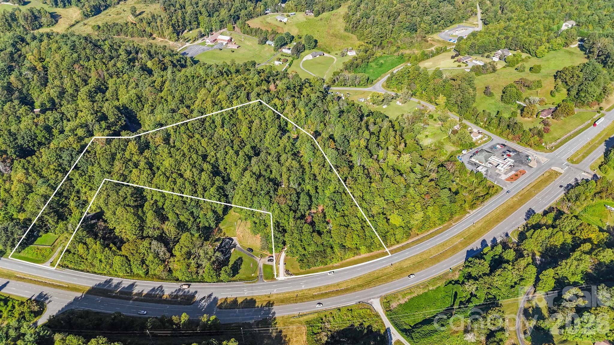 2641 Blowing Rock Boulevard Property Photo 3