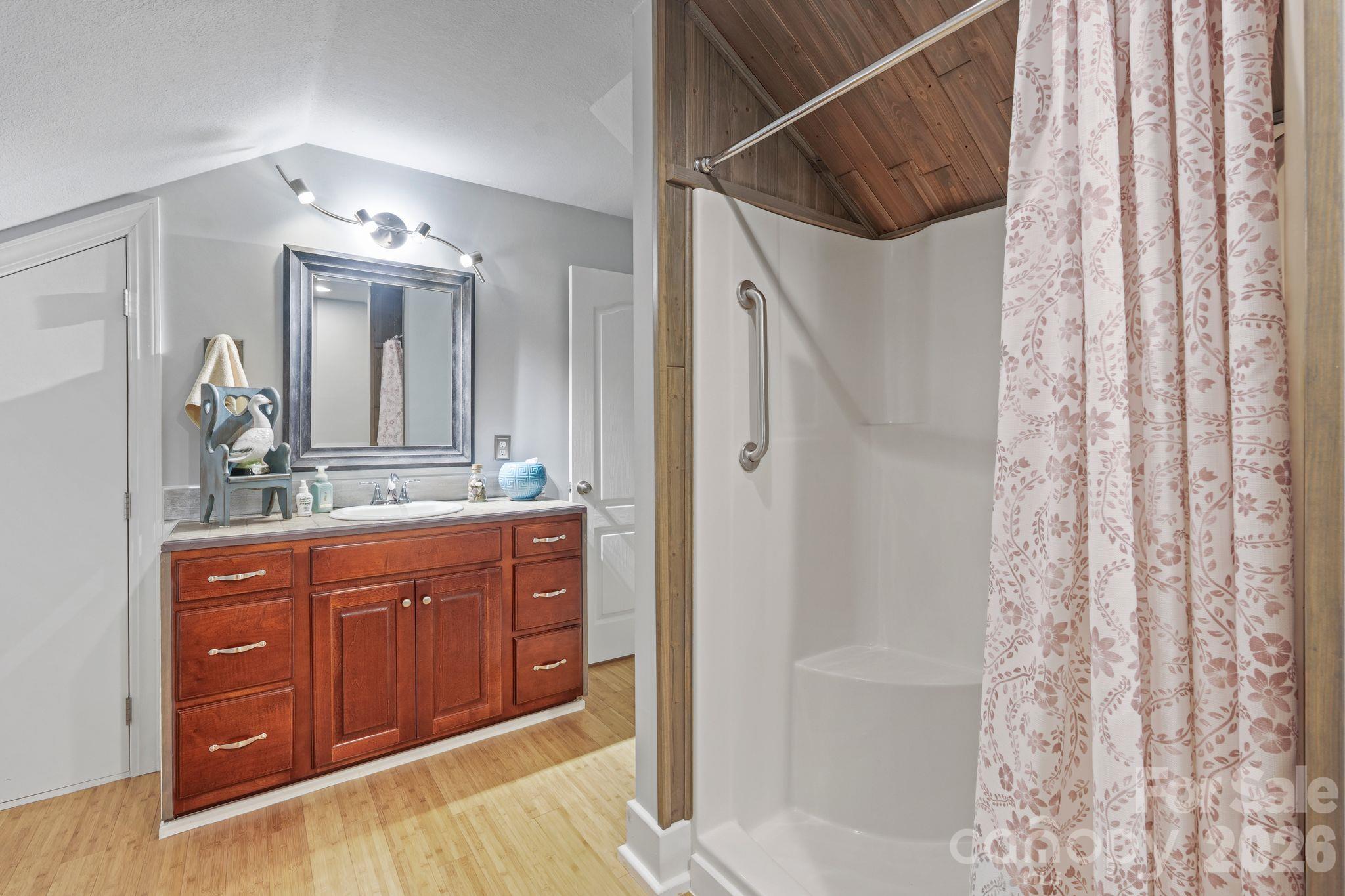 2641 Blowing Rock Boulevard Property Photo 12