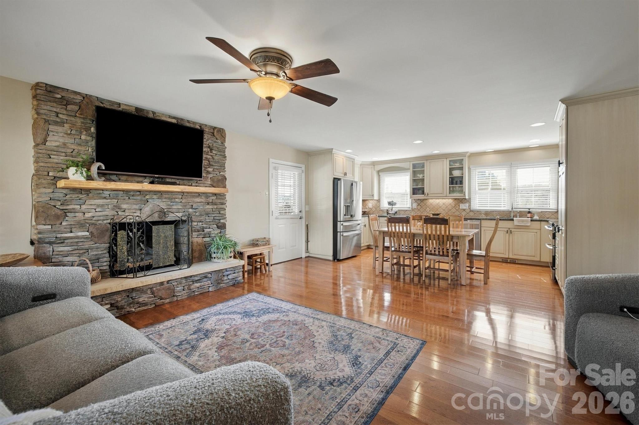 343 Spruce Avenue Property Photo 4