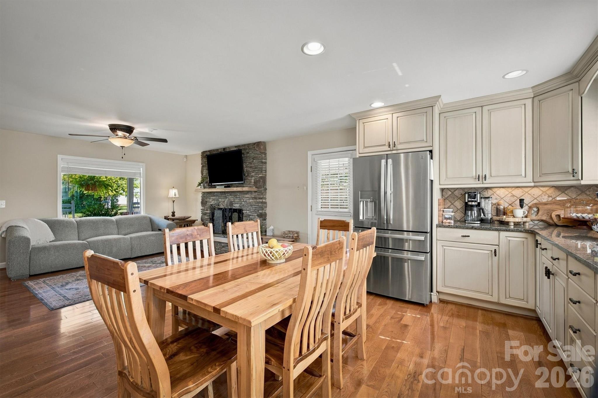 343 Spruce Avenue Property Photo 6