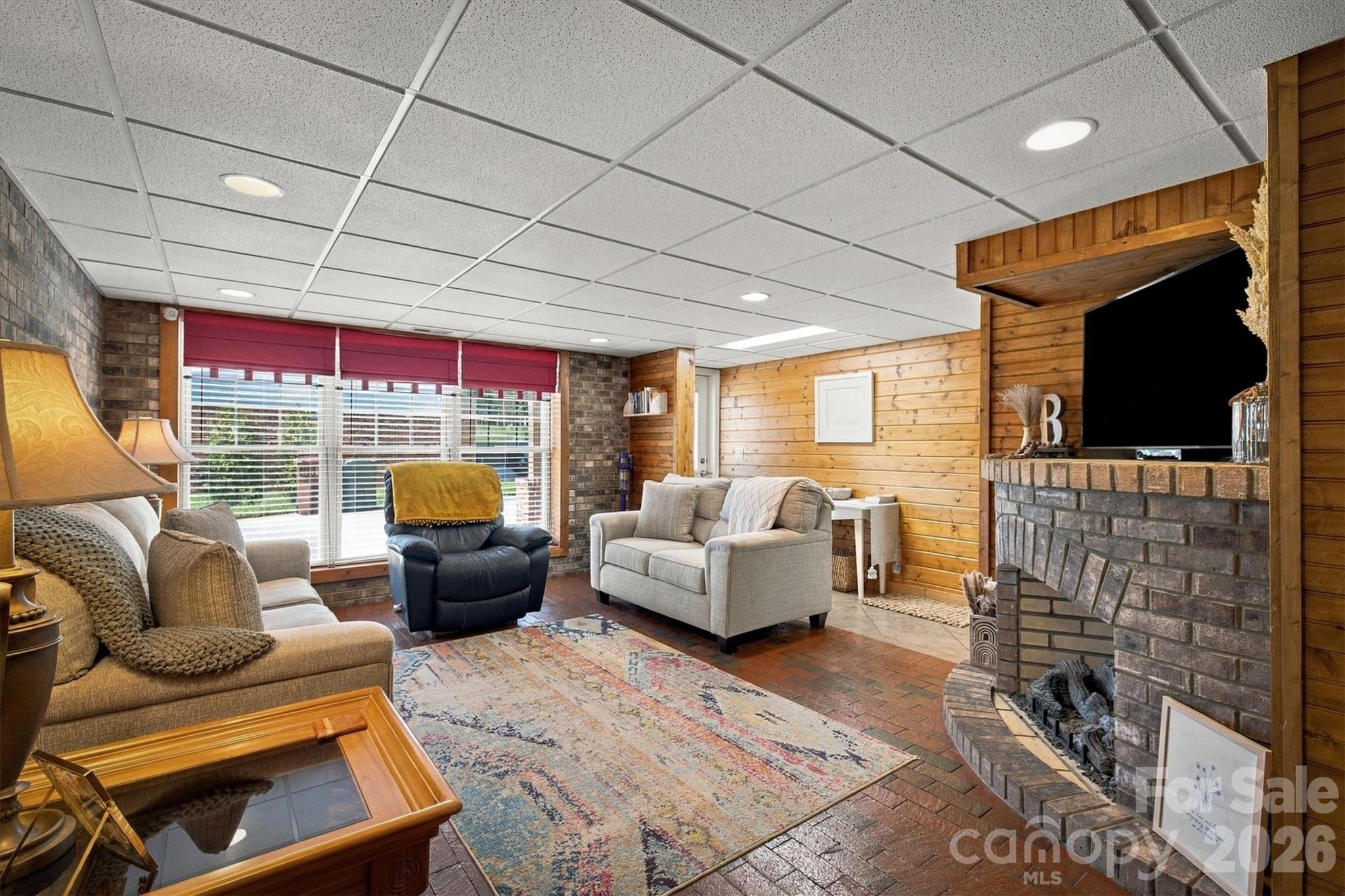 343 Spruce Avenue Property Photo 7