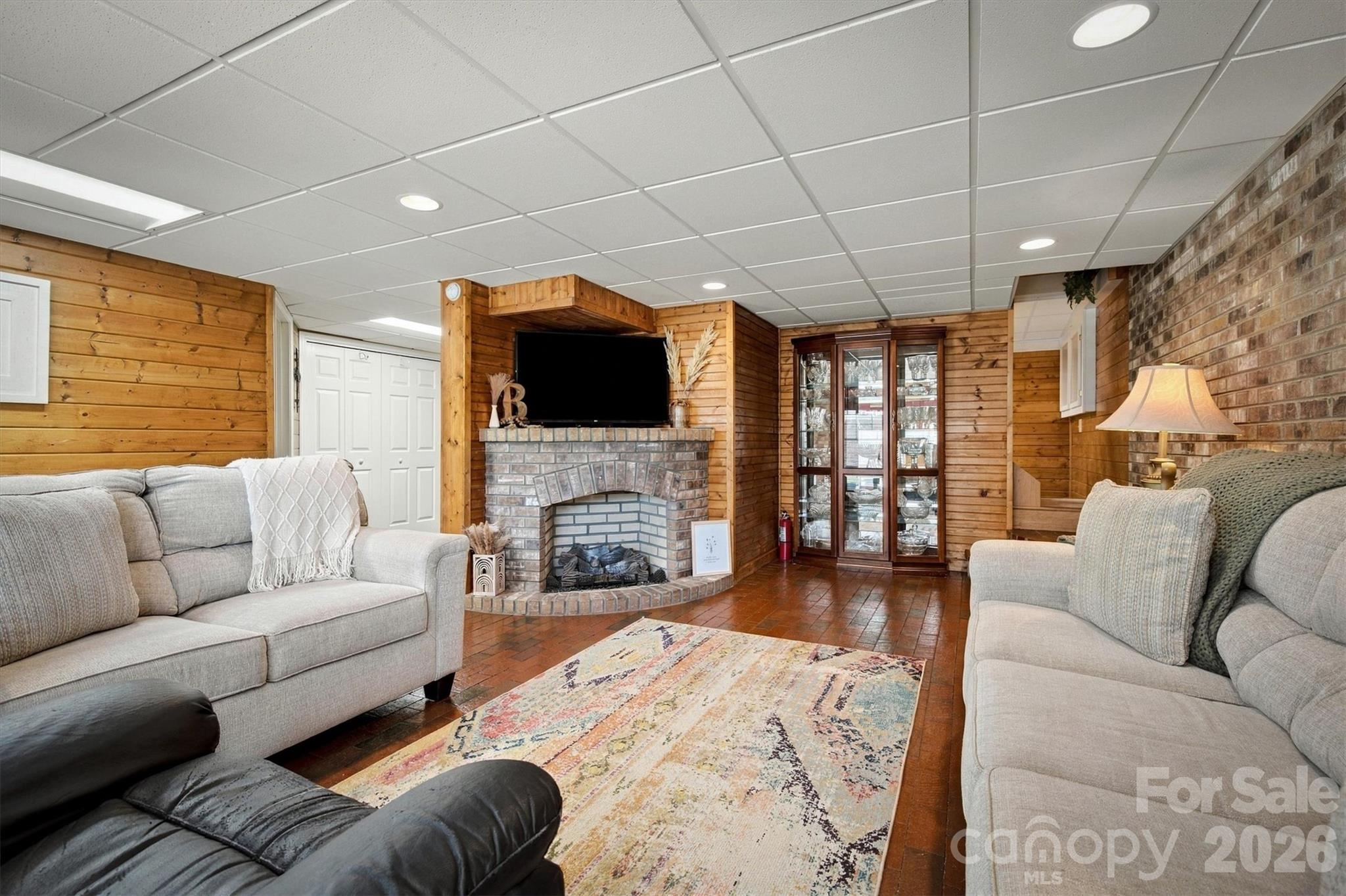 343 Spruce Avenue Property Photo 14