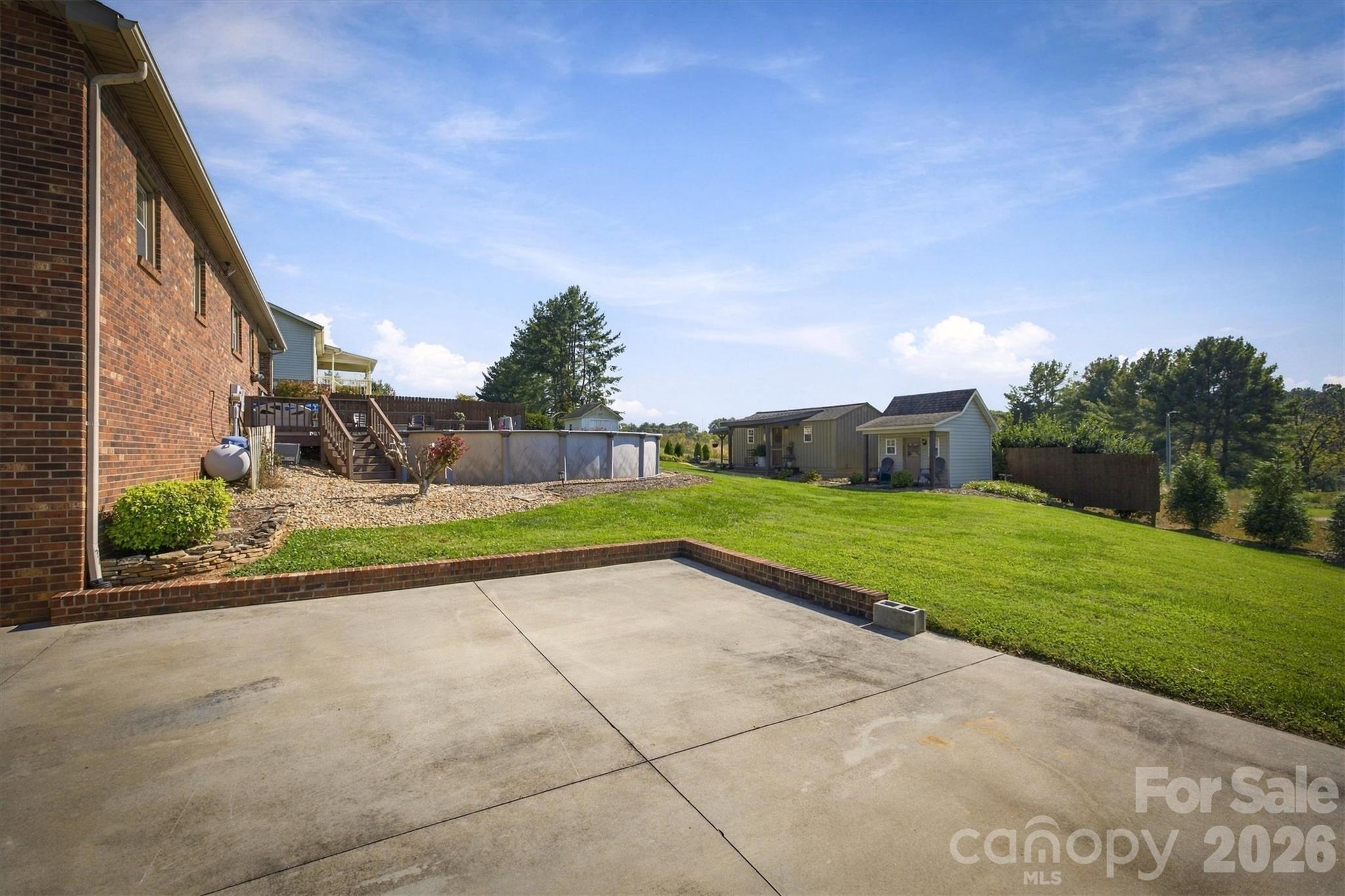 343 Spruce Avenue Property Photo 27