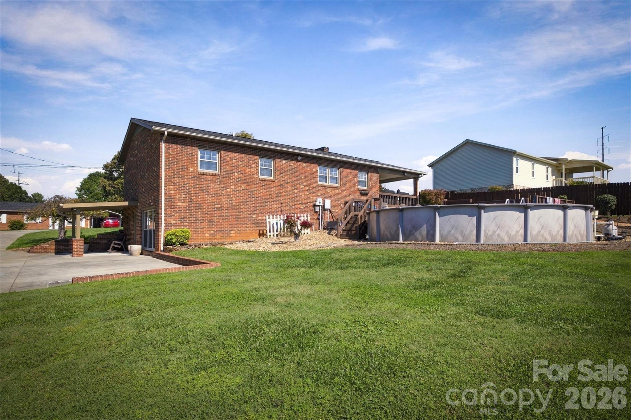 343 Spruce Avenue Property Photo 28