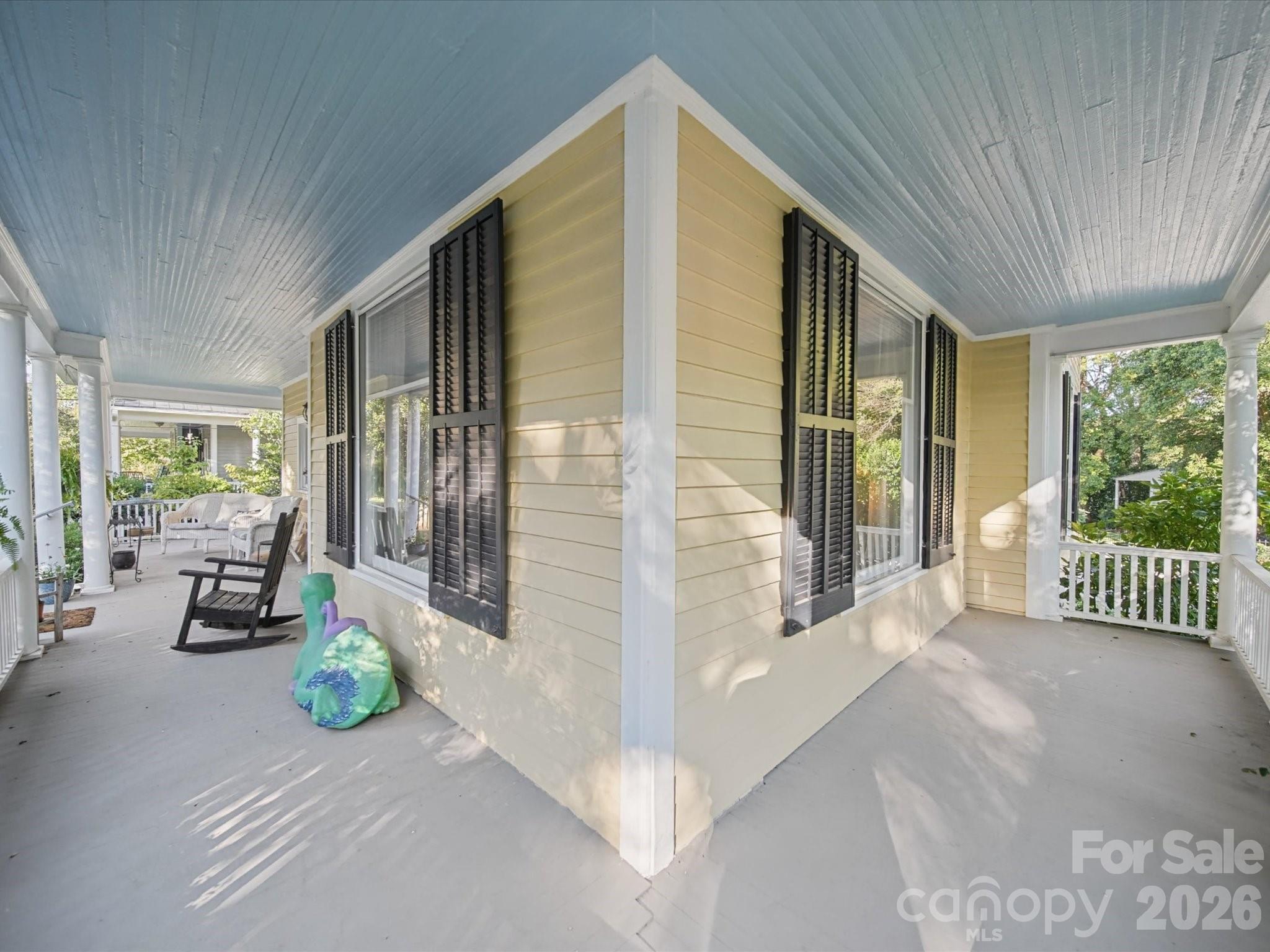 226 S Ellis Street Property Photo 5