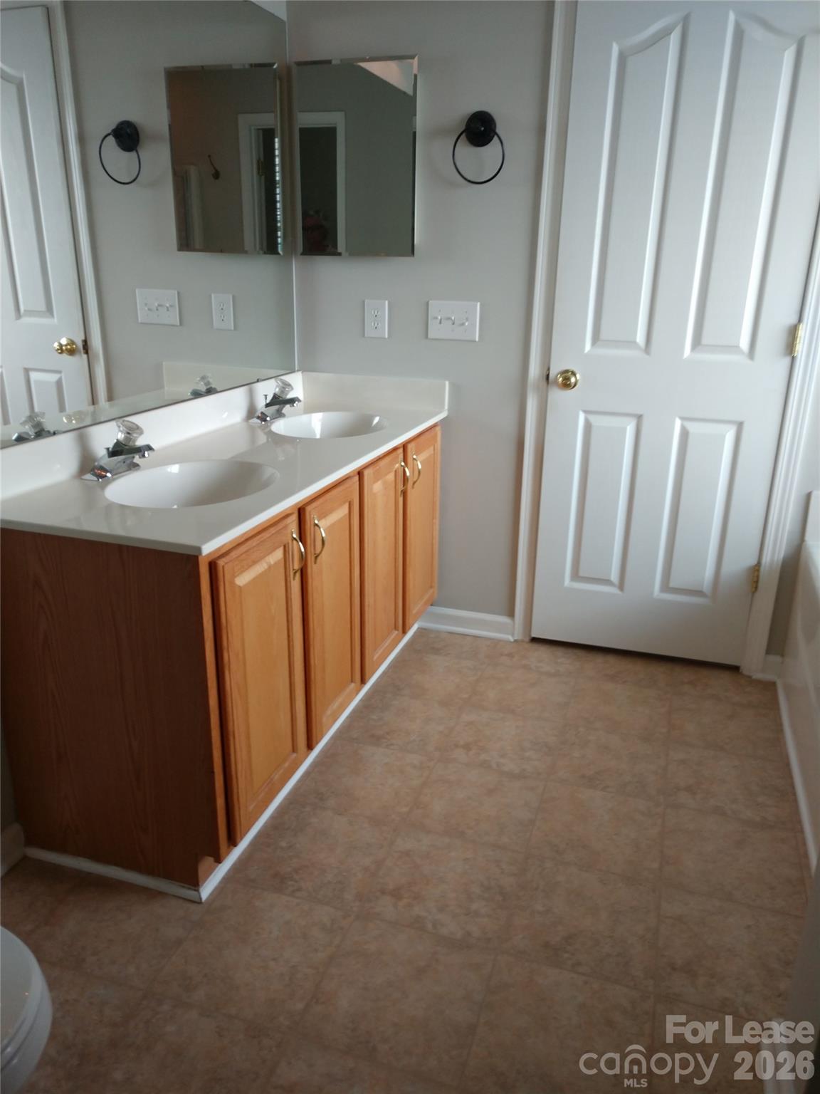 13121 Greencreek Drive Property Photo 12