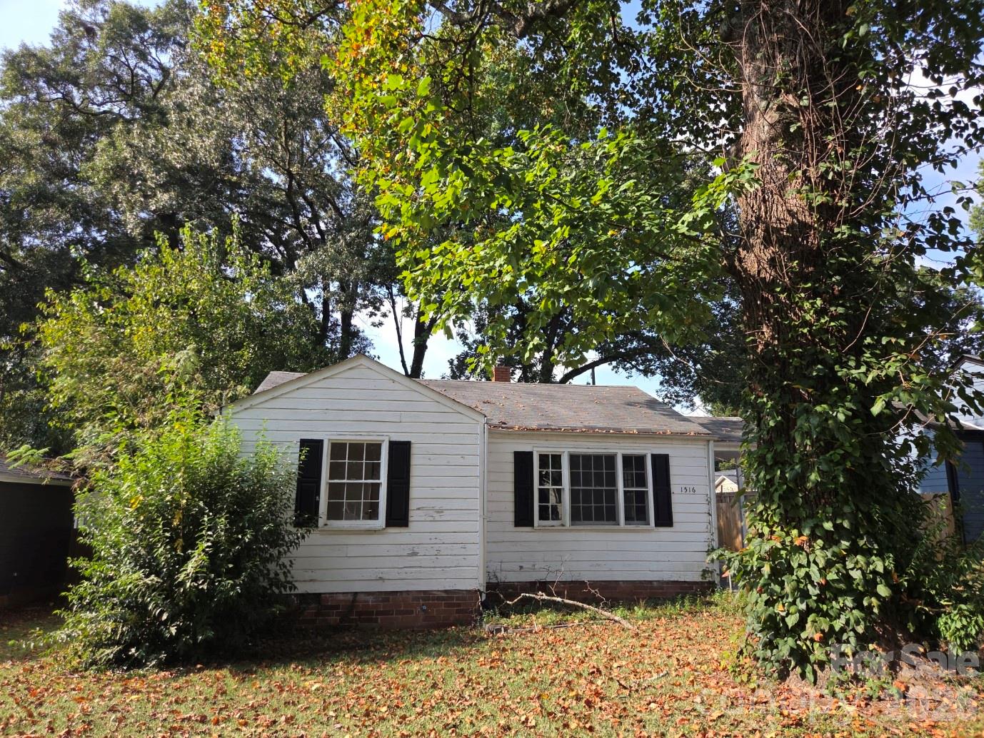 1516 Herrin Avenue Property Photo 1