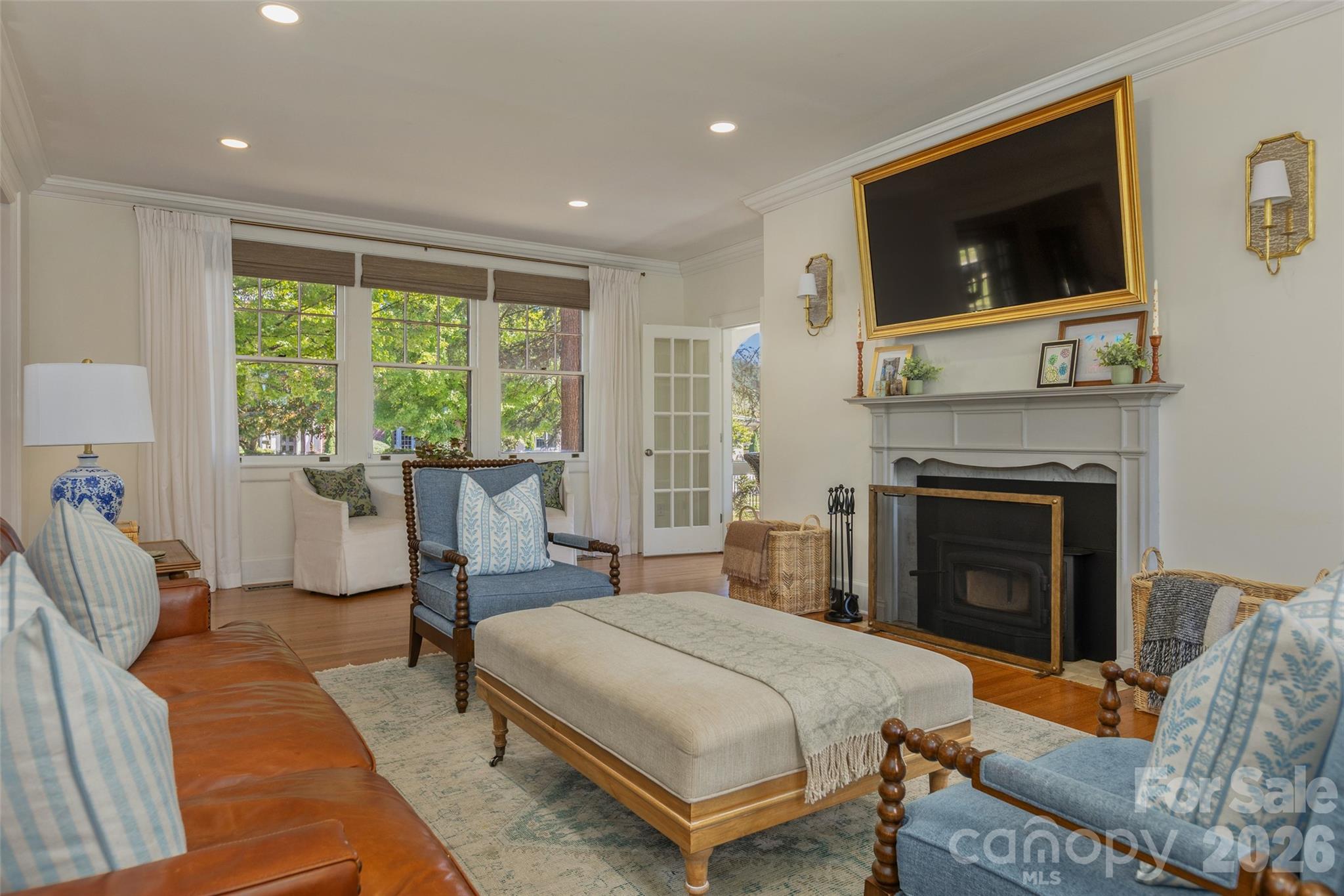 200 Kimberly Avenue Property Photo 4