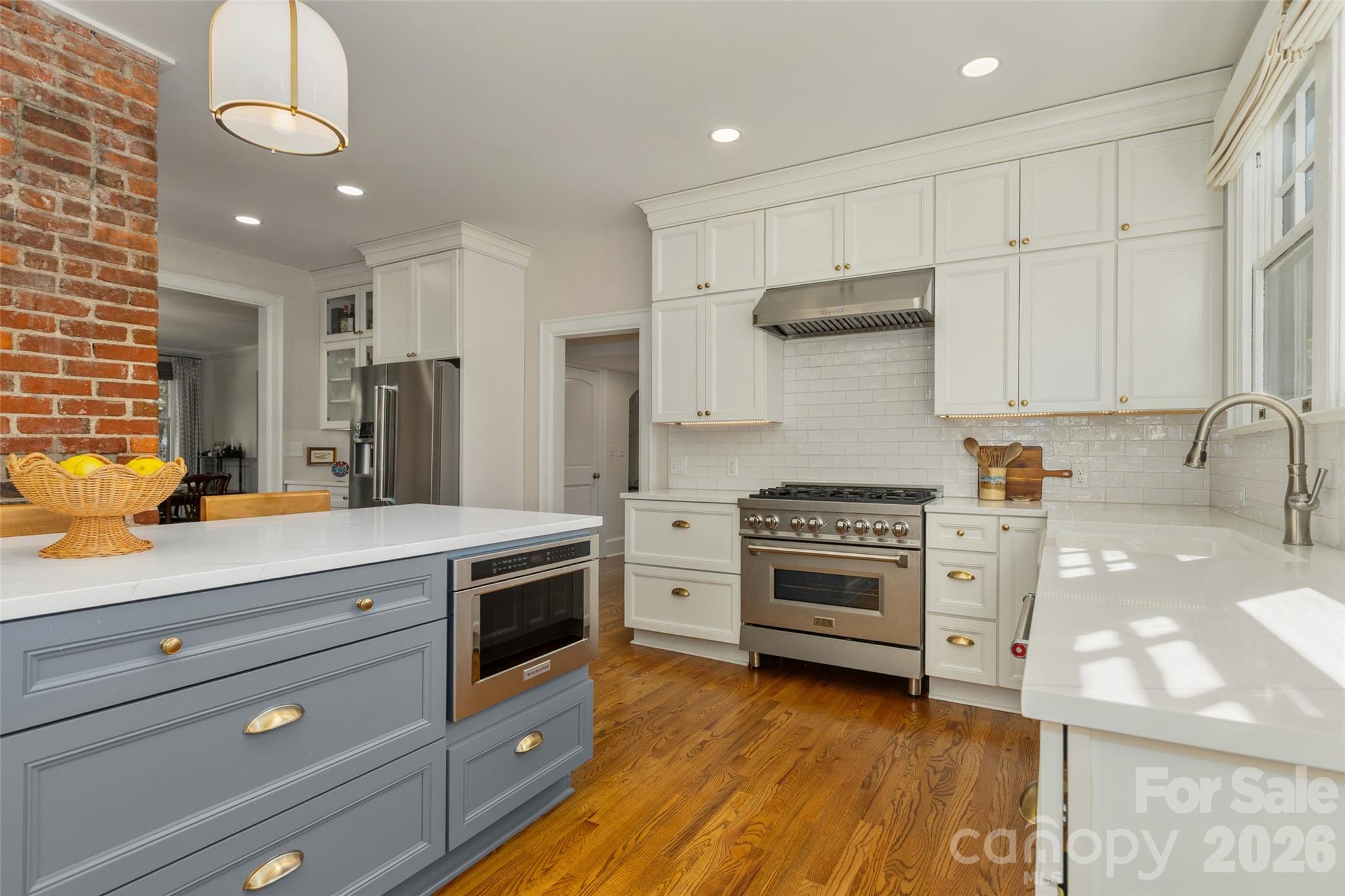 200 Kimberly Avenue Property Photo 9