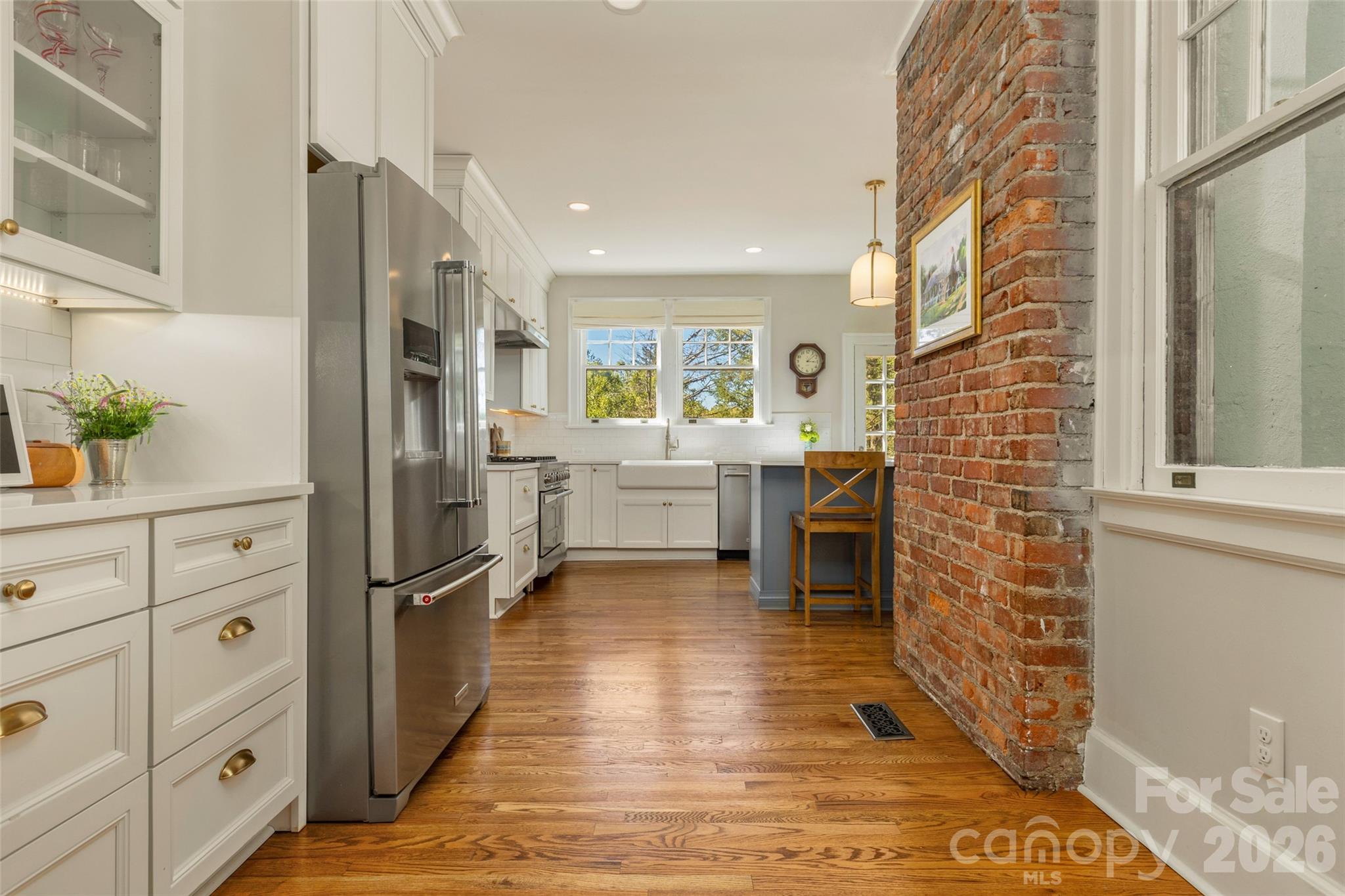 200 Kimberly Avenue Property Photo 11