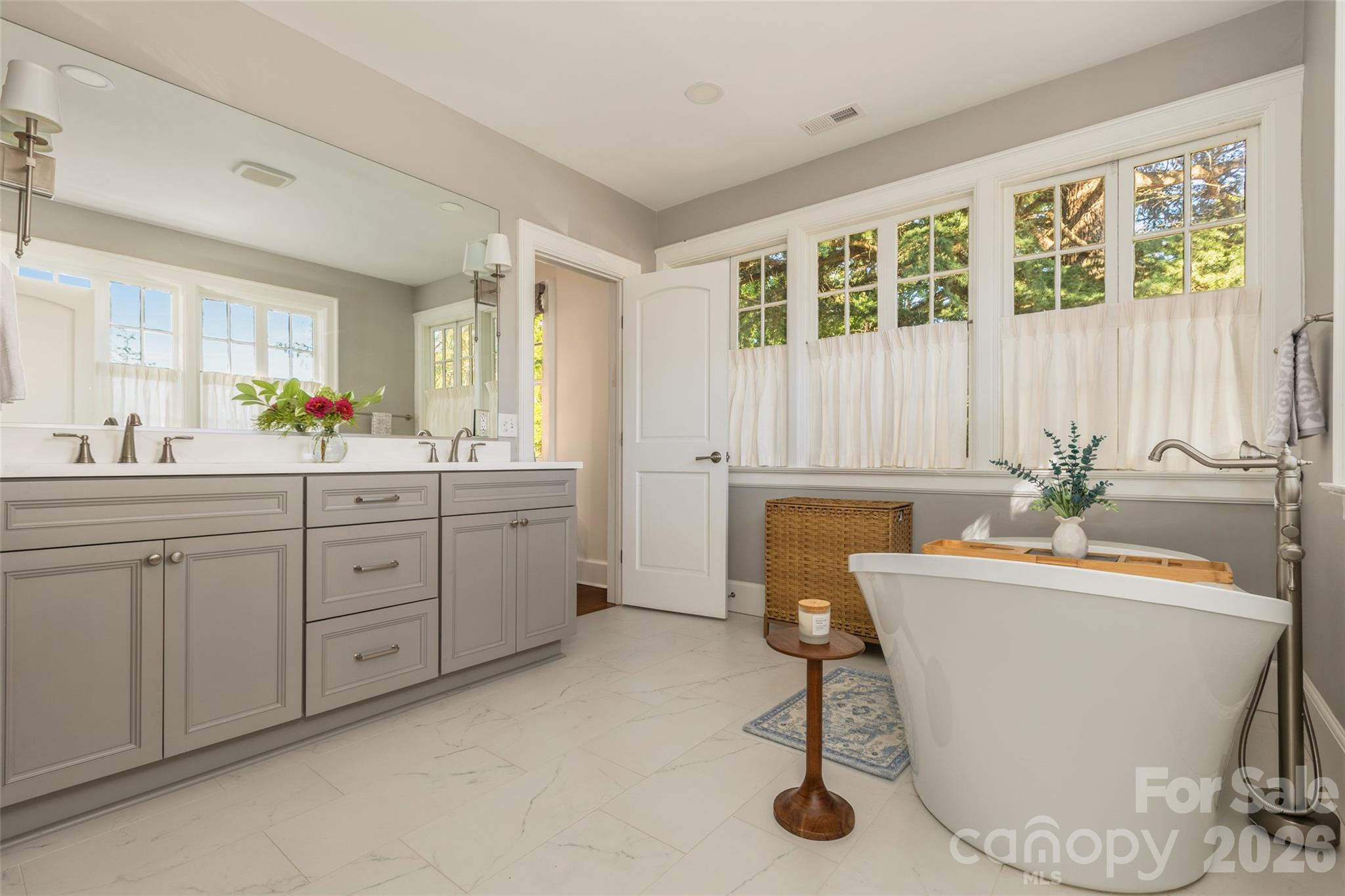 200 Kimberly Avenue Property Photo 27