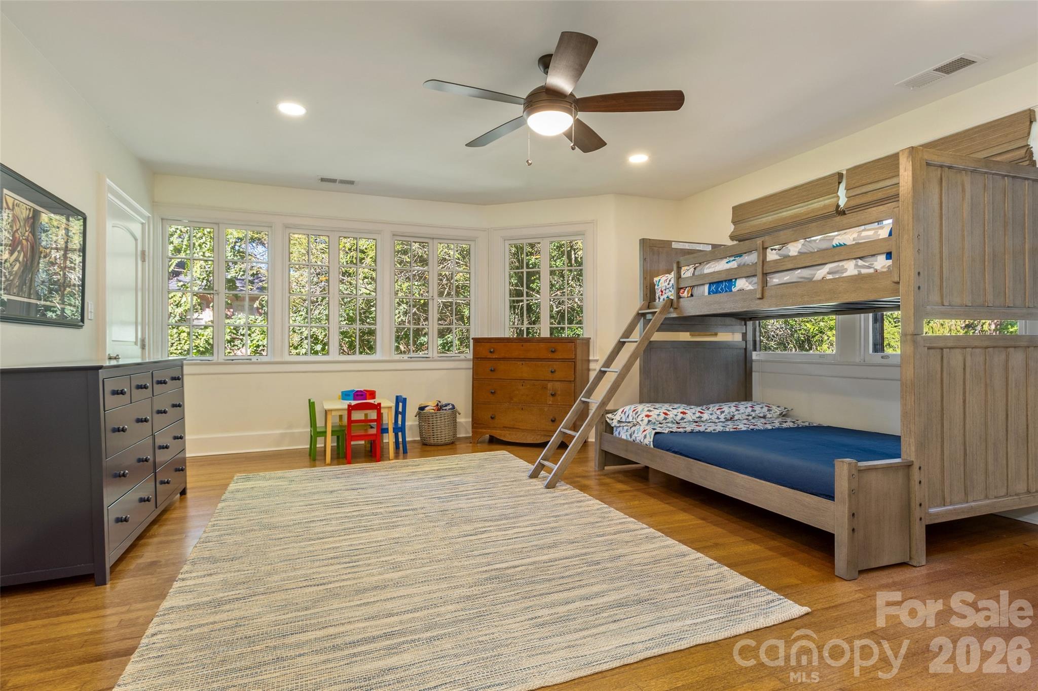 200 Kimberly Avenue Property Photo 28