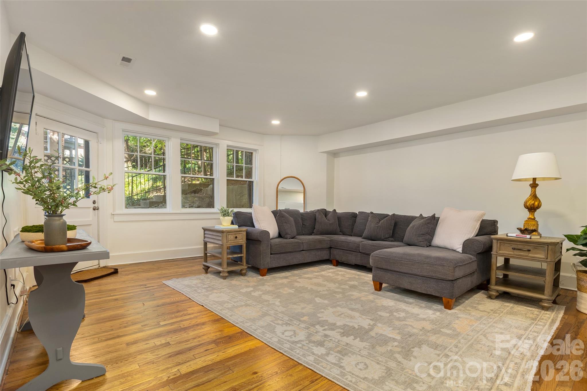 200 Kimberly Avenue Property Photo 38