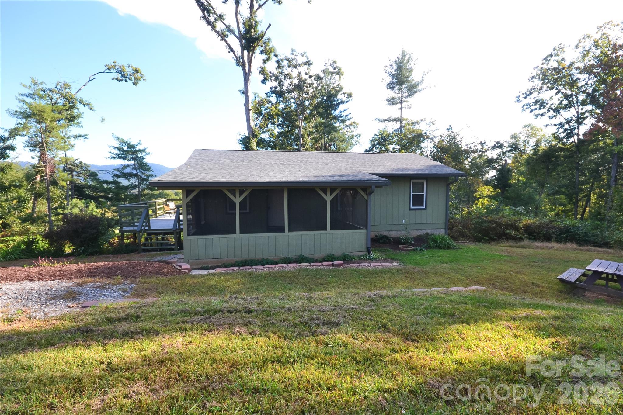 6 Mountain Oaks Drive Property Photo 2