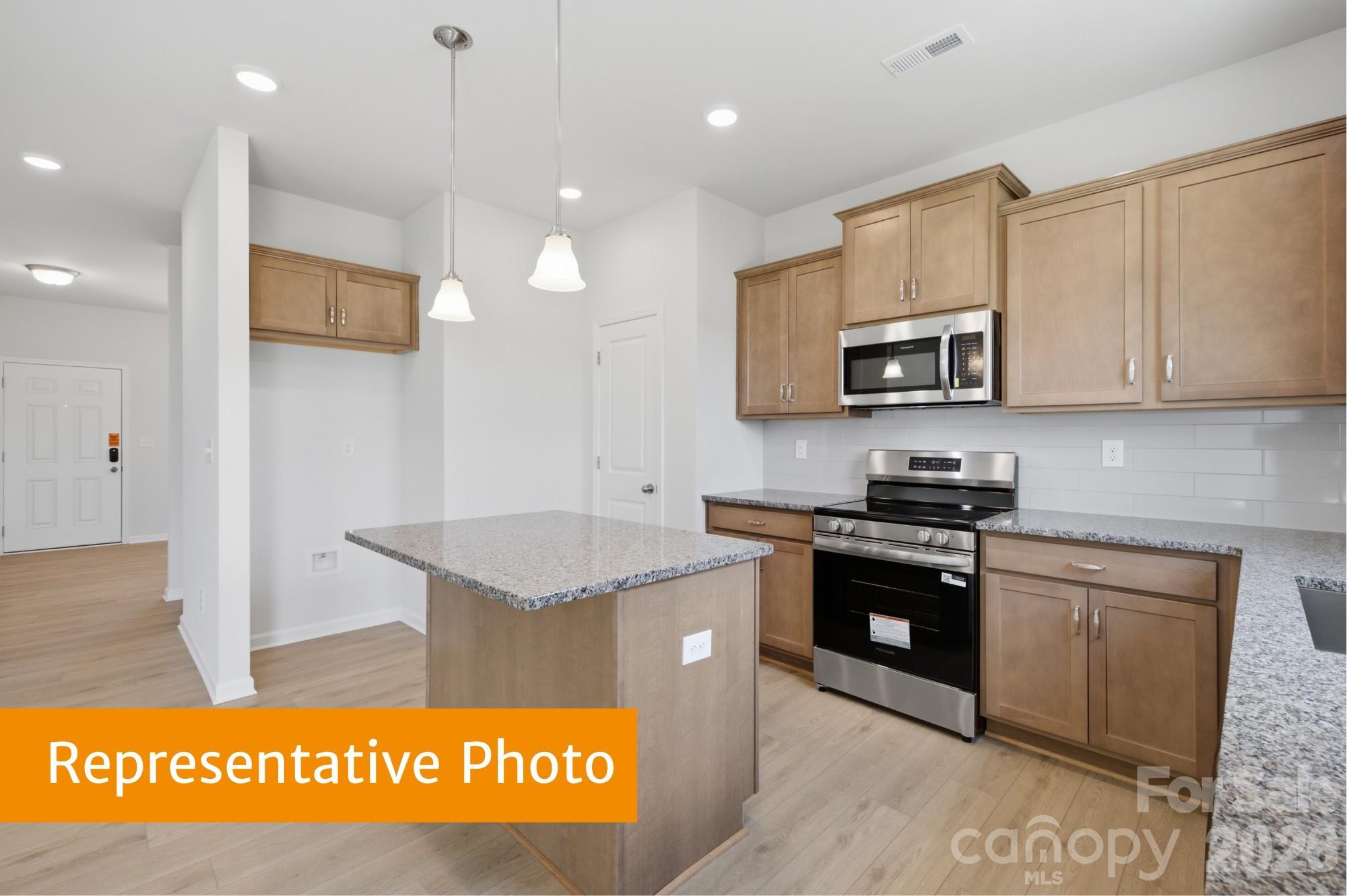 5583 Hagler Loop Property Photo 7