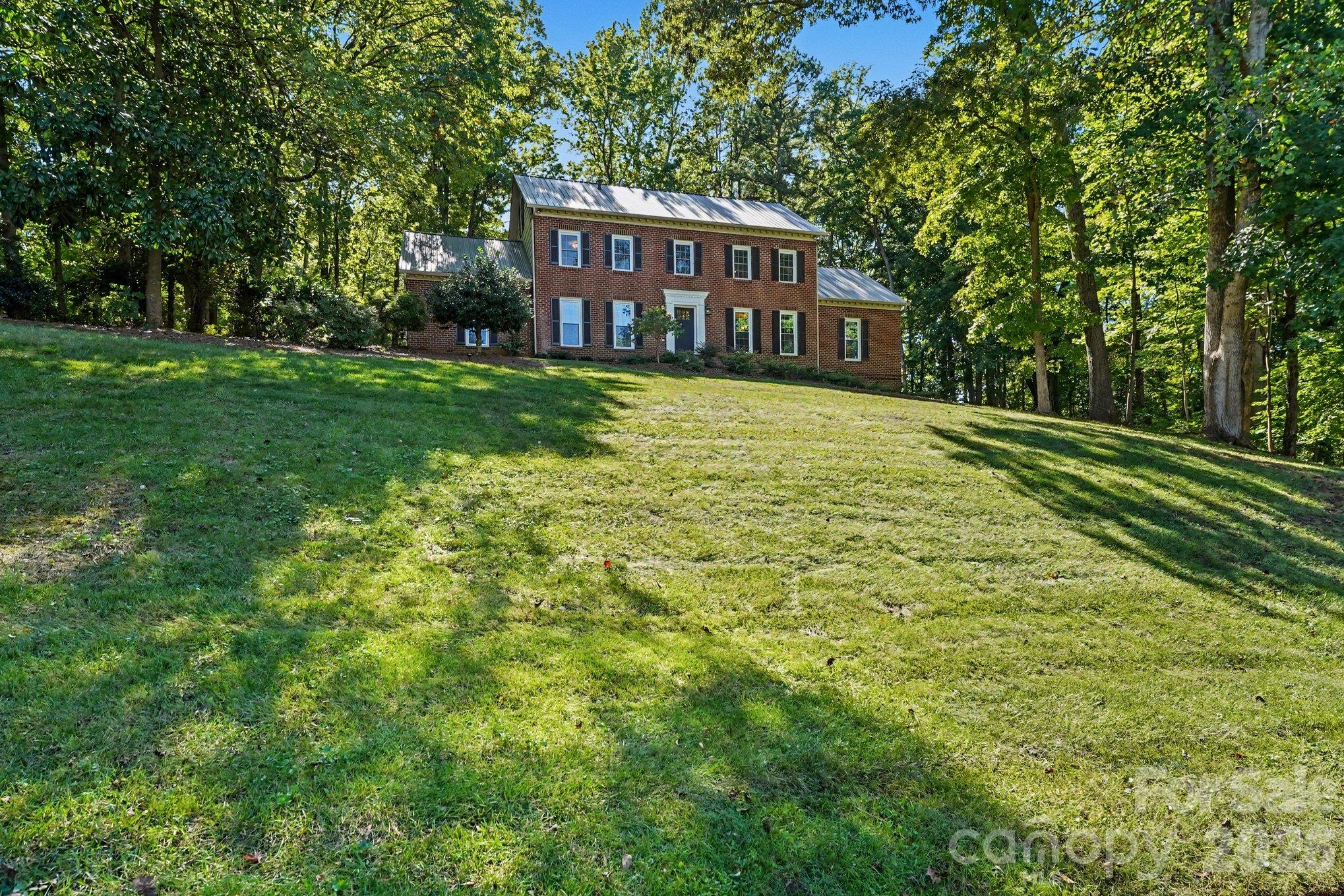 607 Anderson Avenue Property Photo 2