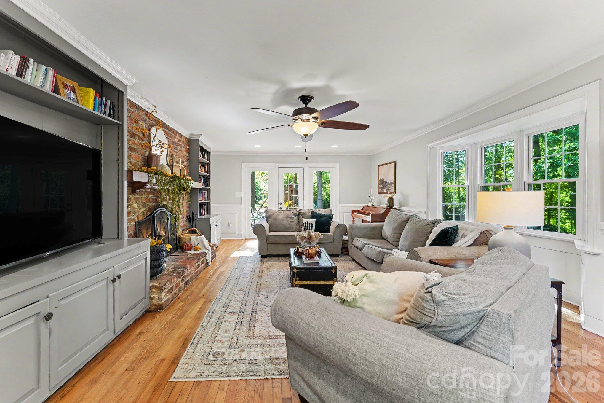 607 Anderson Avenue Property Photo 8