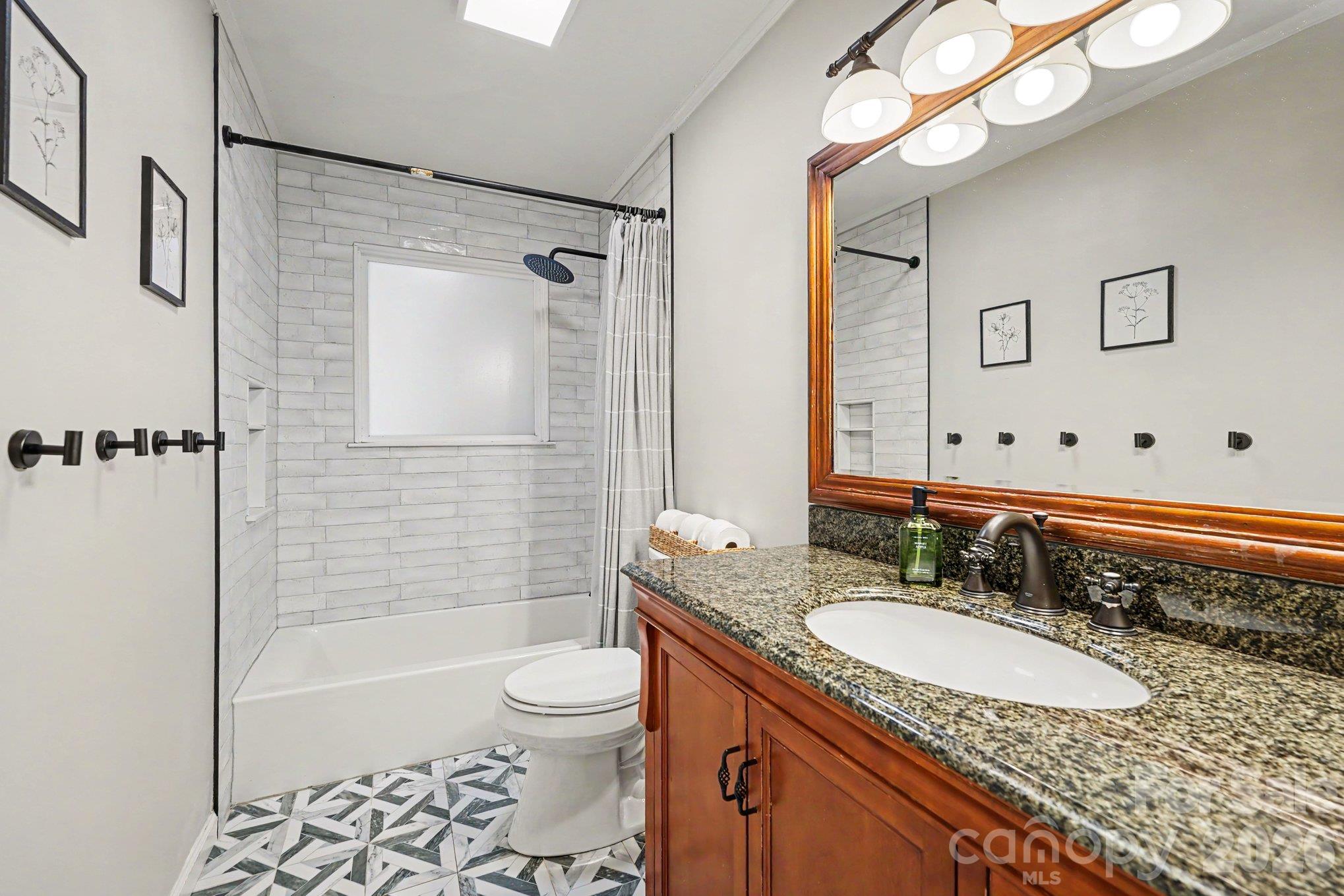 607 Anderson Avenue Property Photo 34