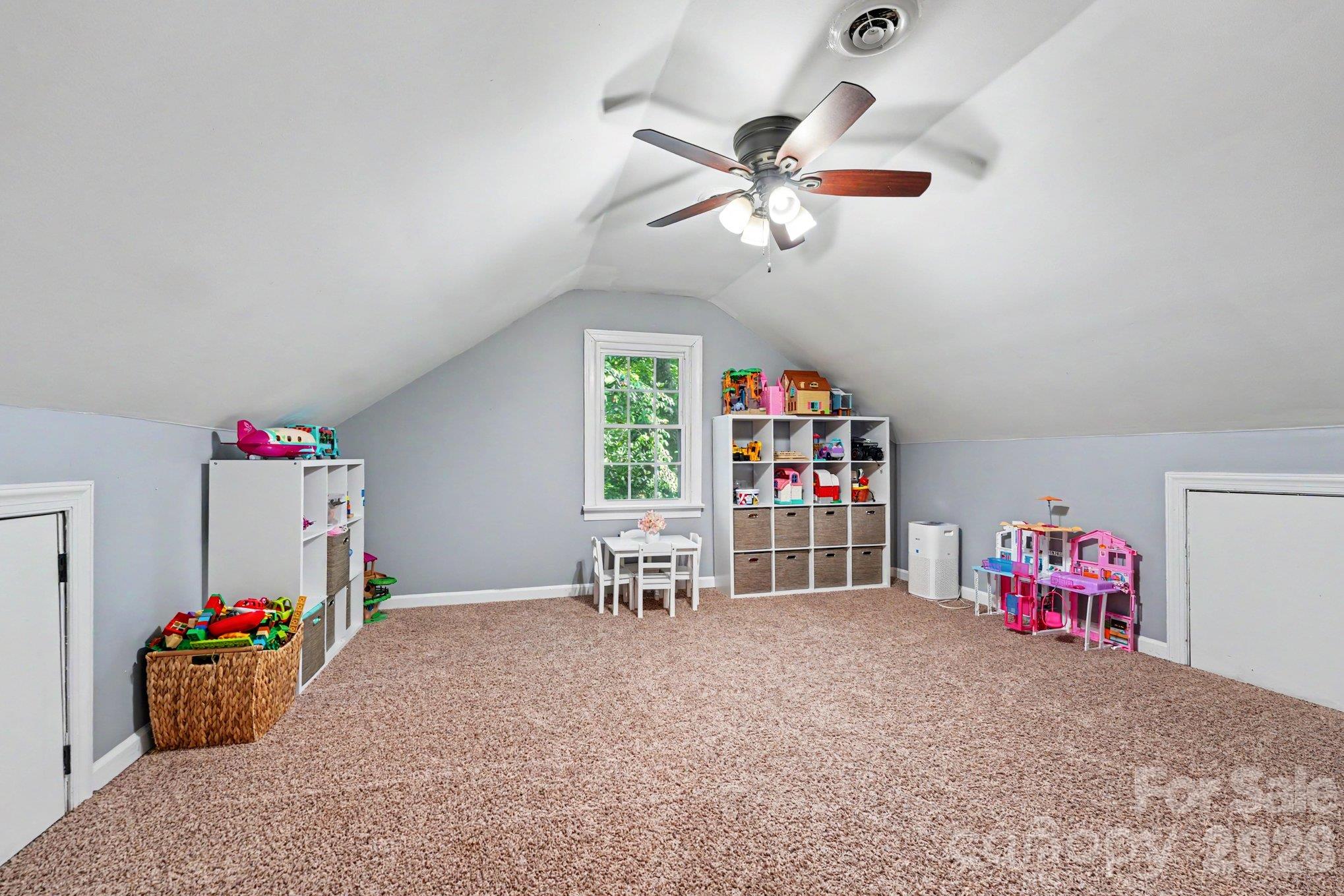 607 Anderson Avenue Property Photo 36