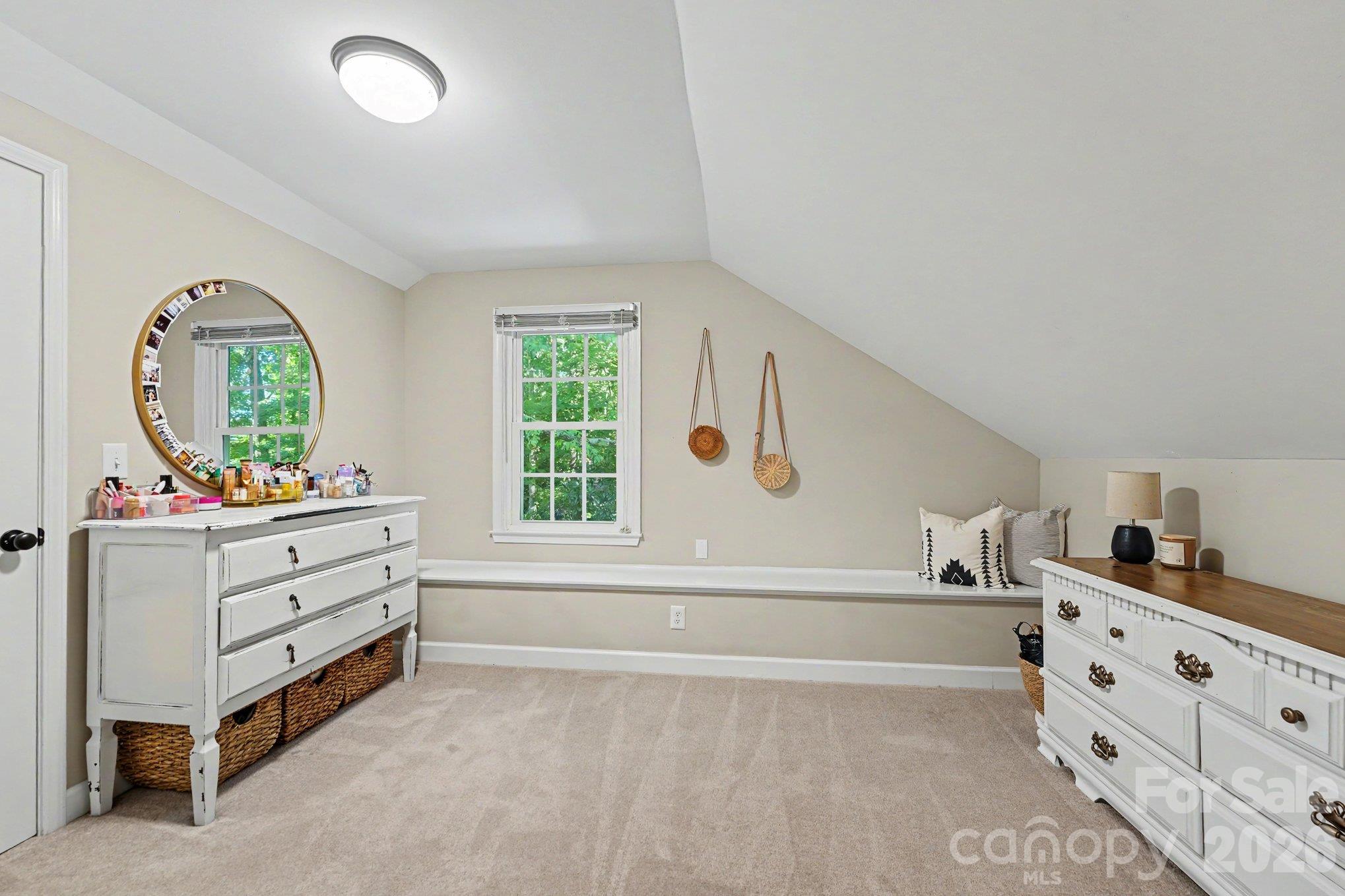 607 Anderson Avenue Property Photo 40