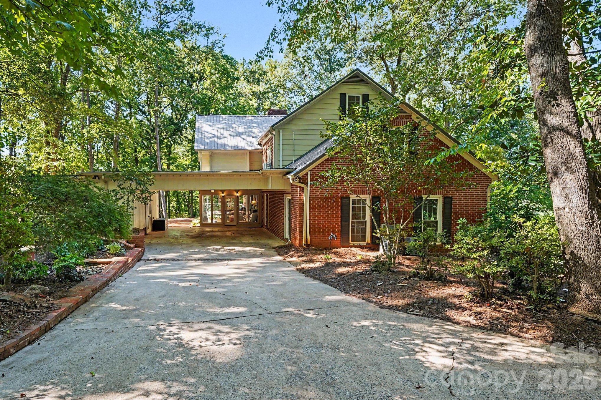 607 Anderson Avenue Property Photo 45