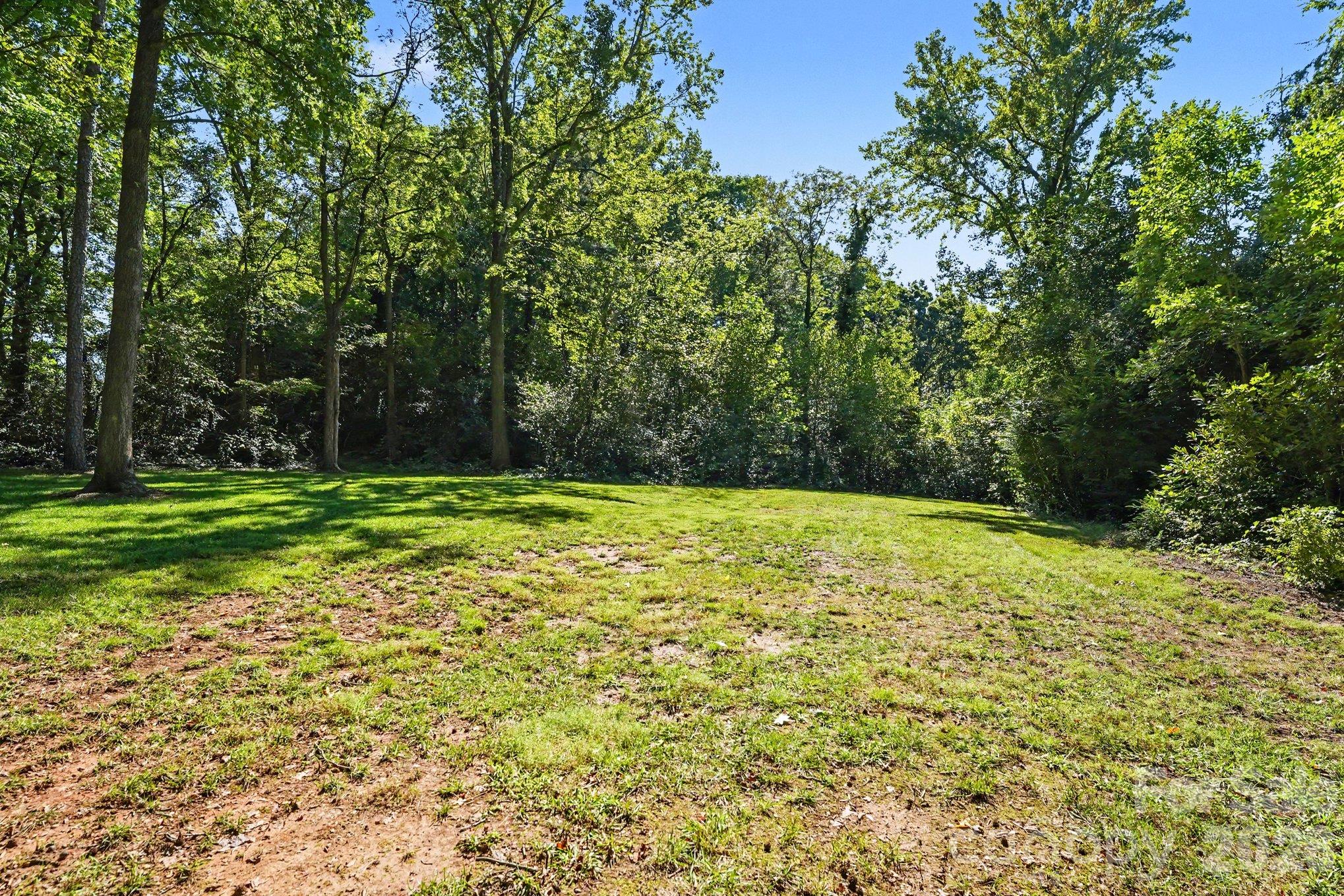 607 Anderson Avenue Property Photo 46